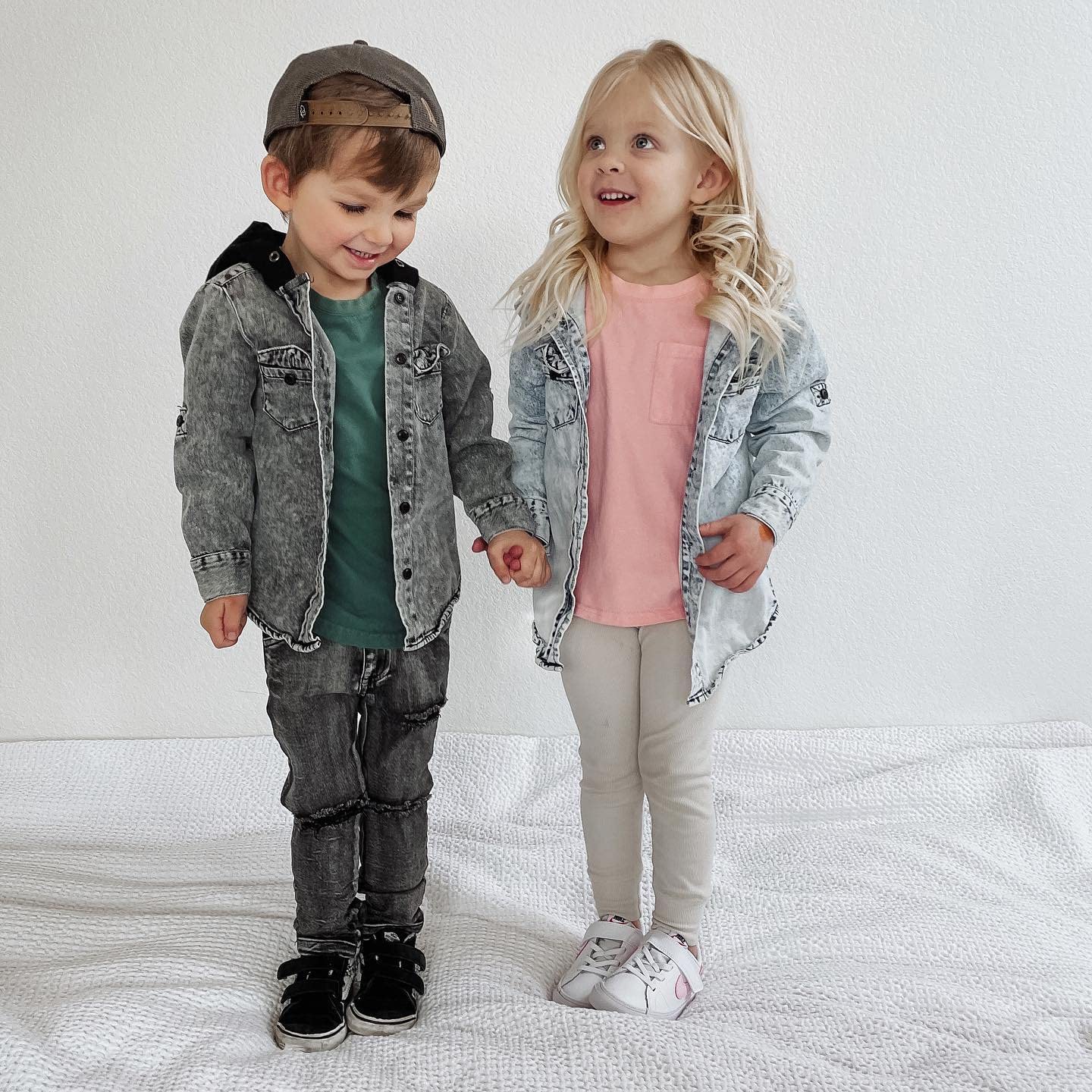 FYBITBO Toddler Kids Baby Girls Boys Hoodie Jean Jacket Shirt Retro Denim Jacket Button Down Coat Fall Fashion Outfits (Blue,18-24 Months)