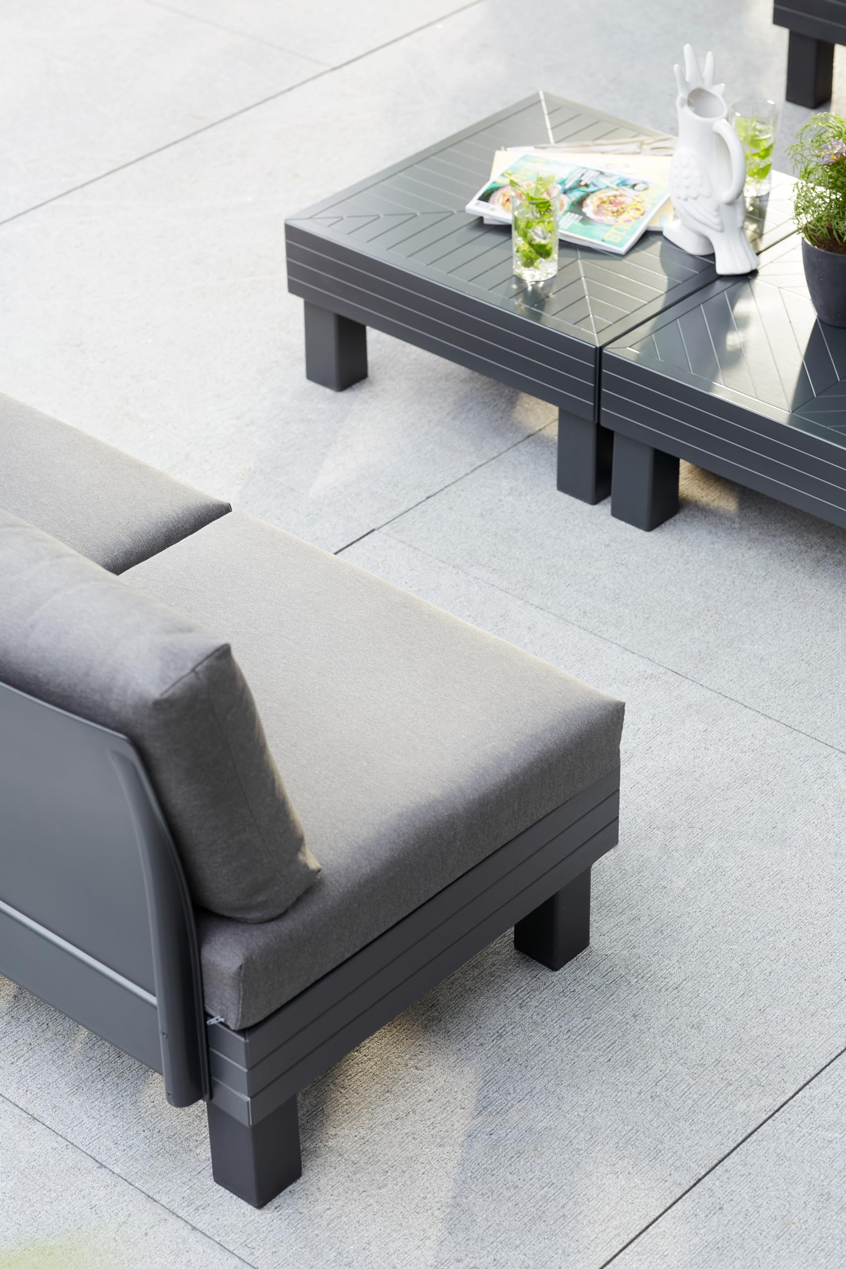 Keter Salottino da Giardino Elements, Composto da 5 Moduli Componibili a Piacimento e da Tavolino, Dotato di Cuscini su Seduta e Schienale, Realizzato con Finitura Effetto Legno, Colore Grafite