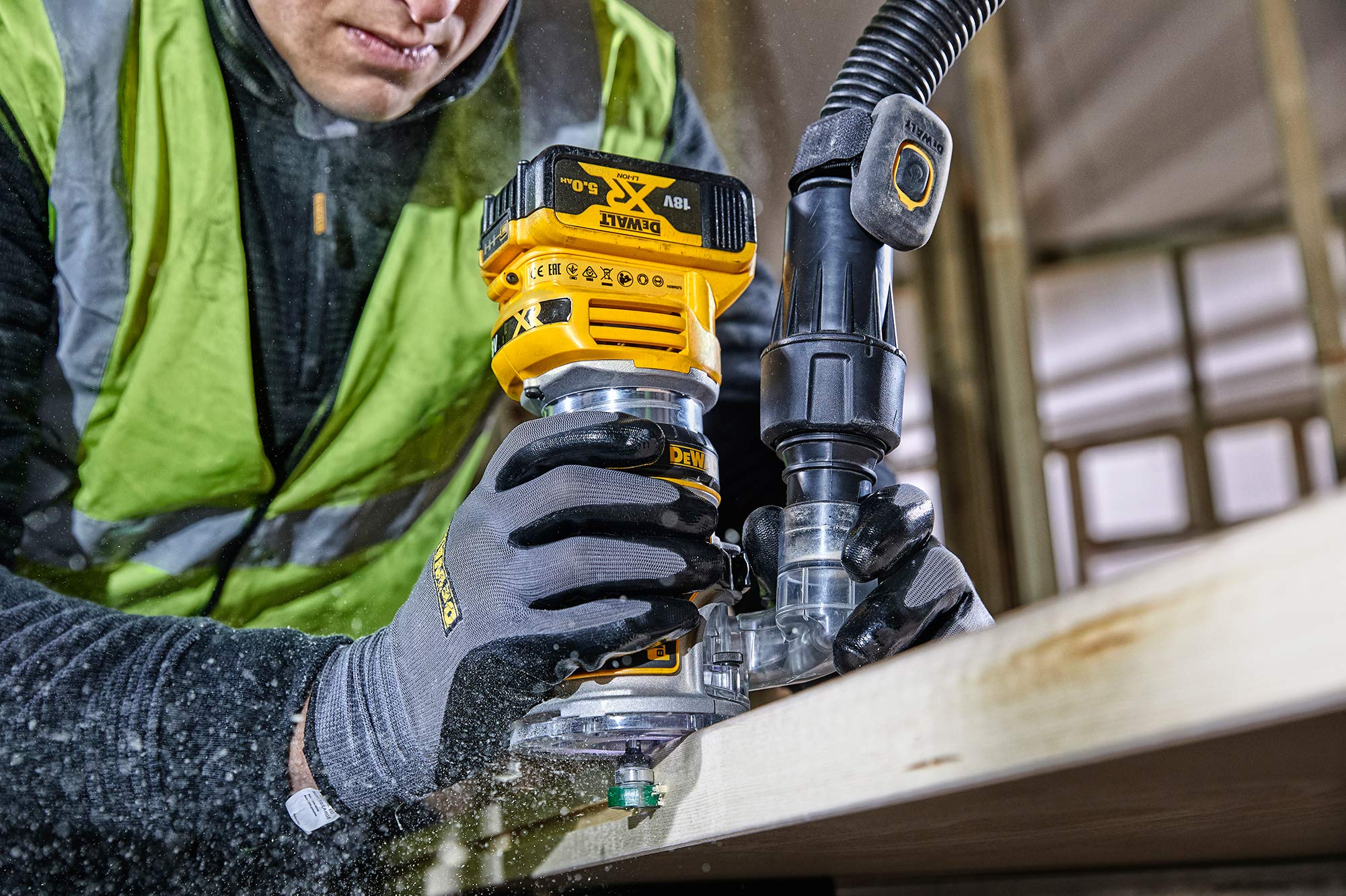 DEWALT DCW604P2-QW - Fresadora Combo XR 18V Electrónica con 2 baterías Li-Ion 5,0Ah con maletín TSTAK VI