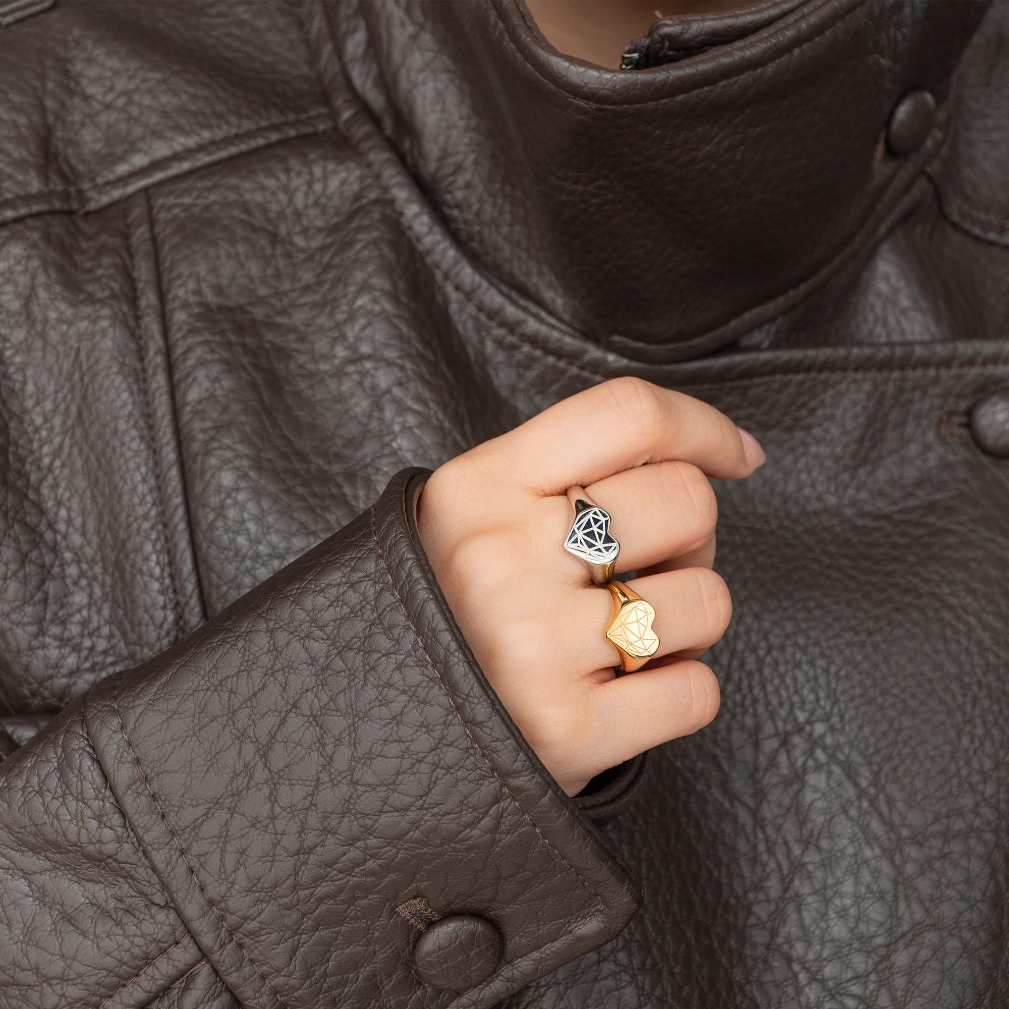 LIEBESKIND BERLIN Damen Ring – Fingerring aus Edelstahl mit Broken Heart Motiv – Eleganter Schmuck für jeden Anlass und das perfekte Geschenk