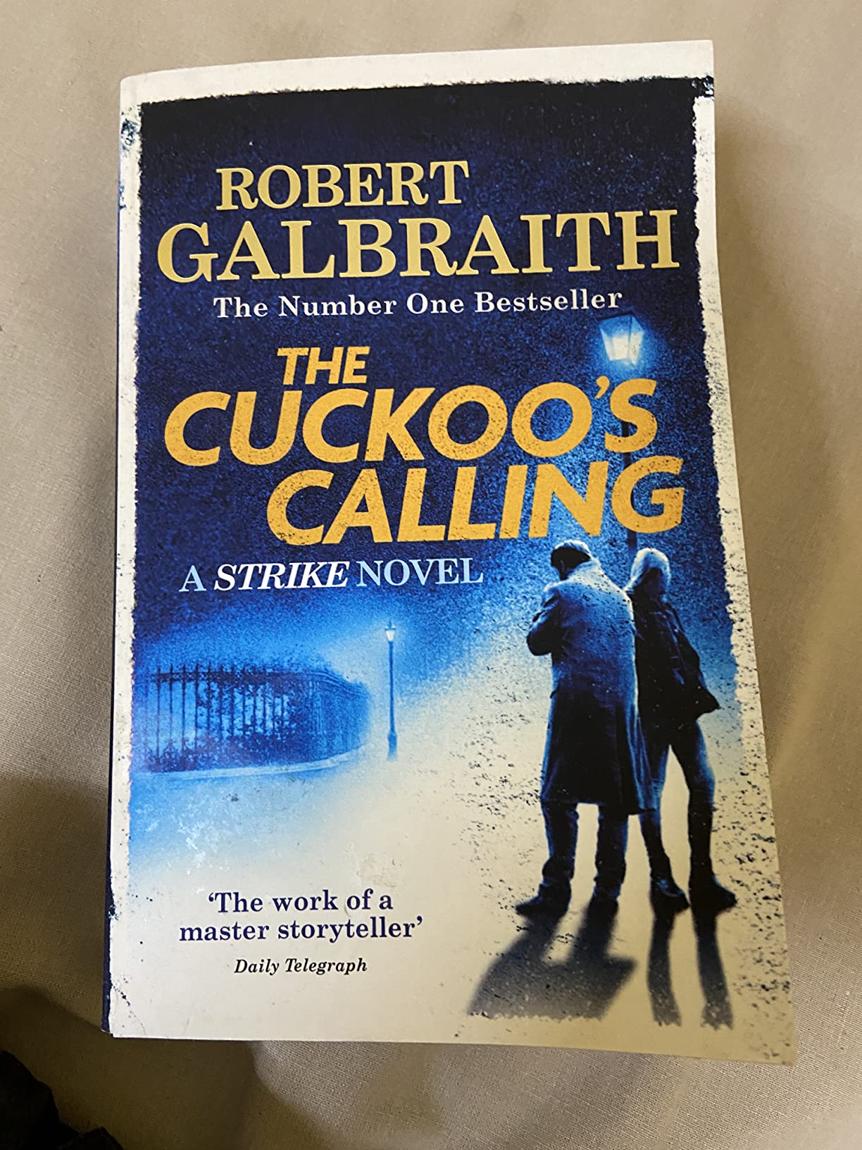 The Cormoran Strike Books In Order | Robert Galbraith - Foto 7