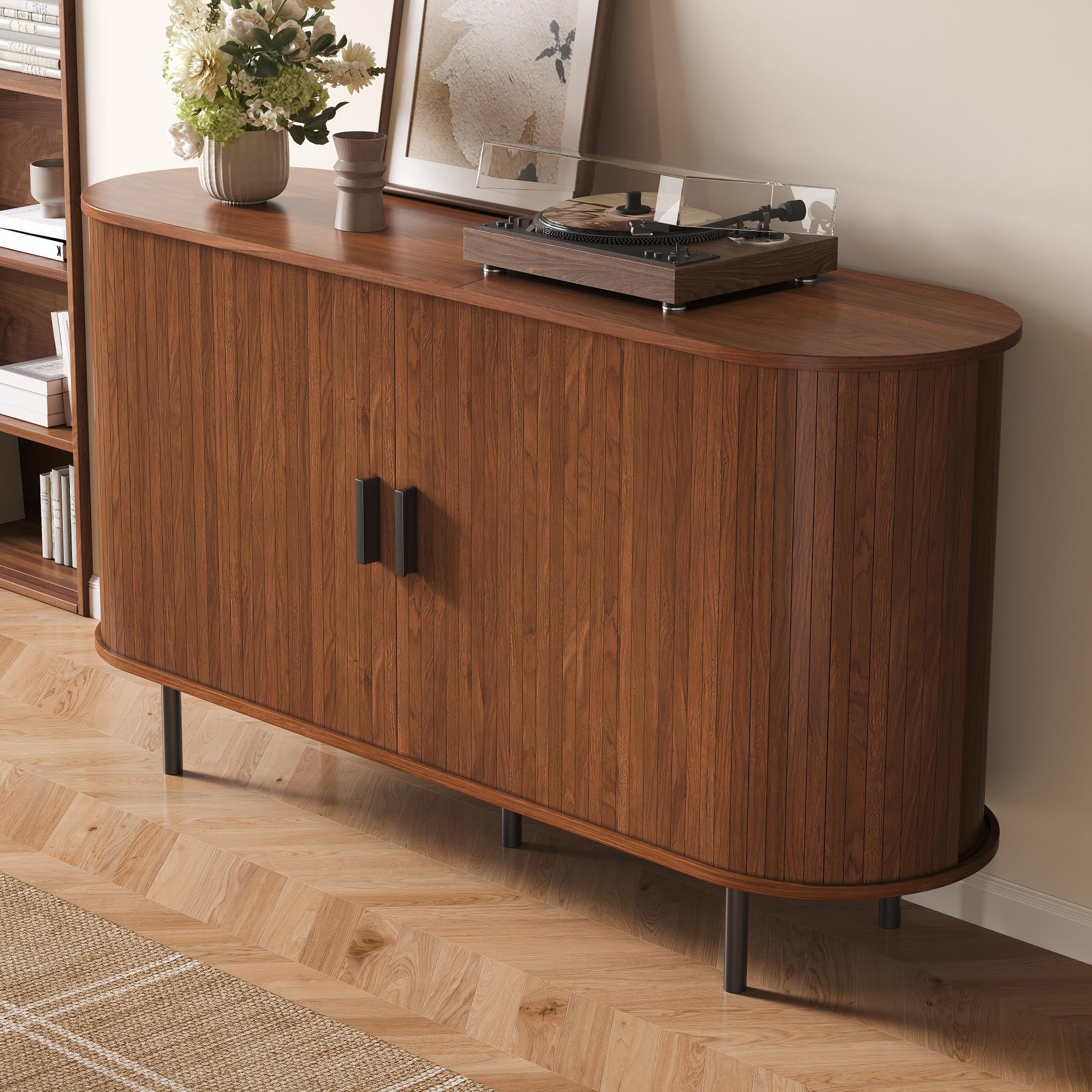 Credenza in legno di noce con 2 ante scorrevoli e scanalature verticali in rilievo, 140 x 40 x 75 cm, mobile porta TV, armadietto portaoggetti per soggiorno e corridoio elegante