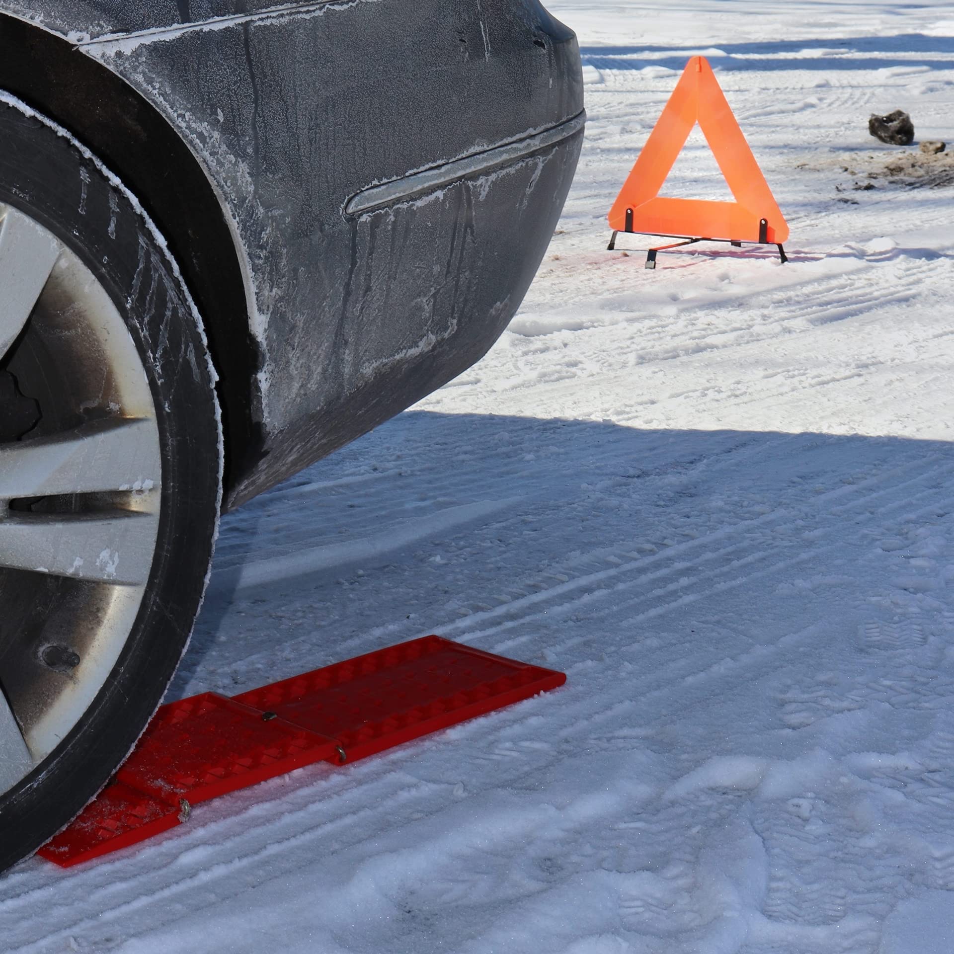 Koolatron Oskar - Kit di emergenza per veicoli, 3 pezzi, rosso, con tappetini pieghevoli per la trazione dei pneumatici e triangolo di segnalazione riflettente per incidenti, neve, ghiaccio, fango