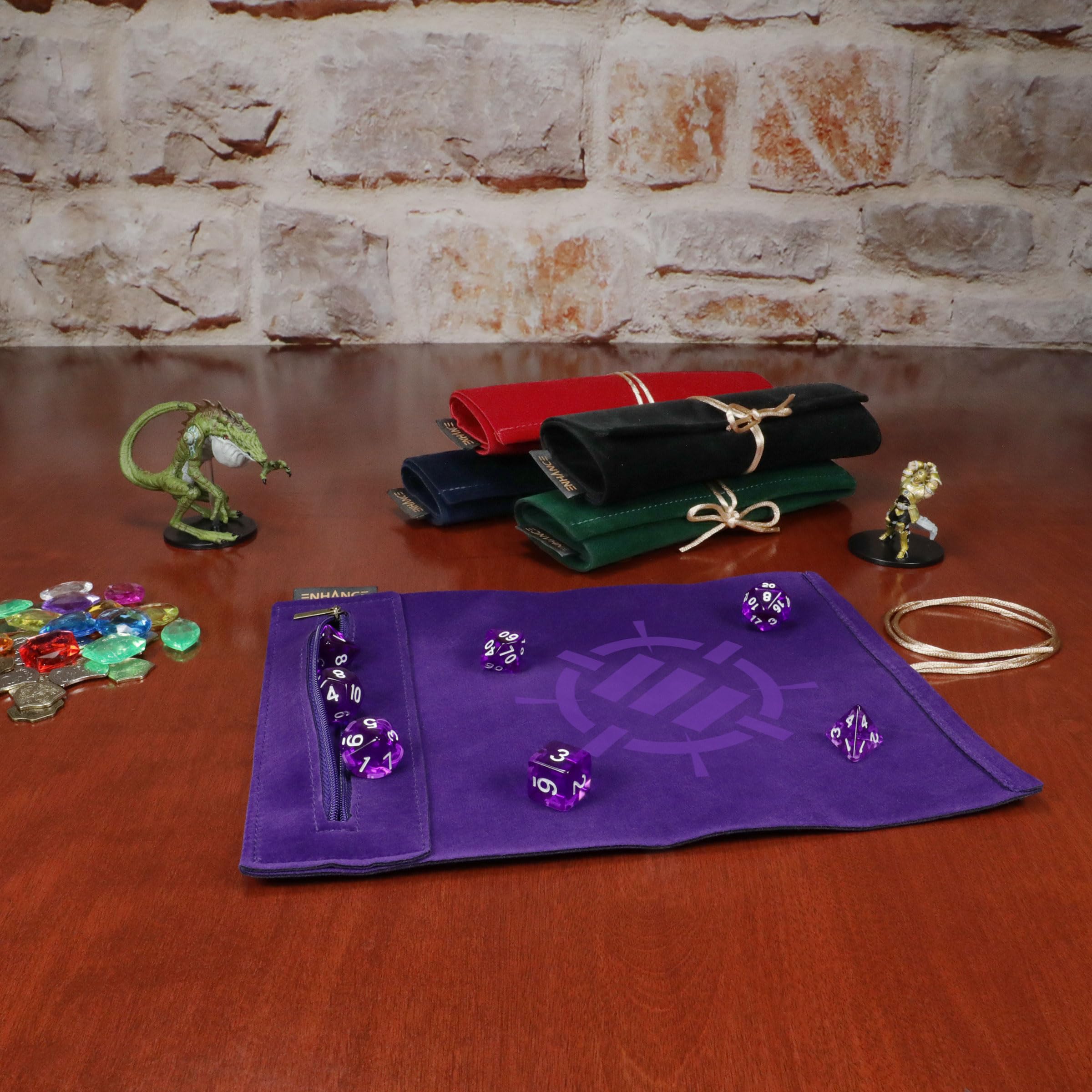 ENHANCE Tappetino per Dadi Roll on a Scroll e Set di 7 Dadi in Acrilico - Custodia in Velluto con 7 in Acrilico Abbinati, Supporto e Vassoio. Compatibile con D&D e Giochi da Tavolo - Viola