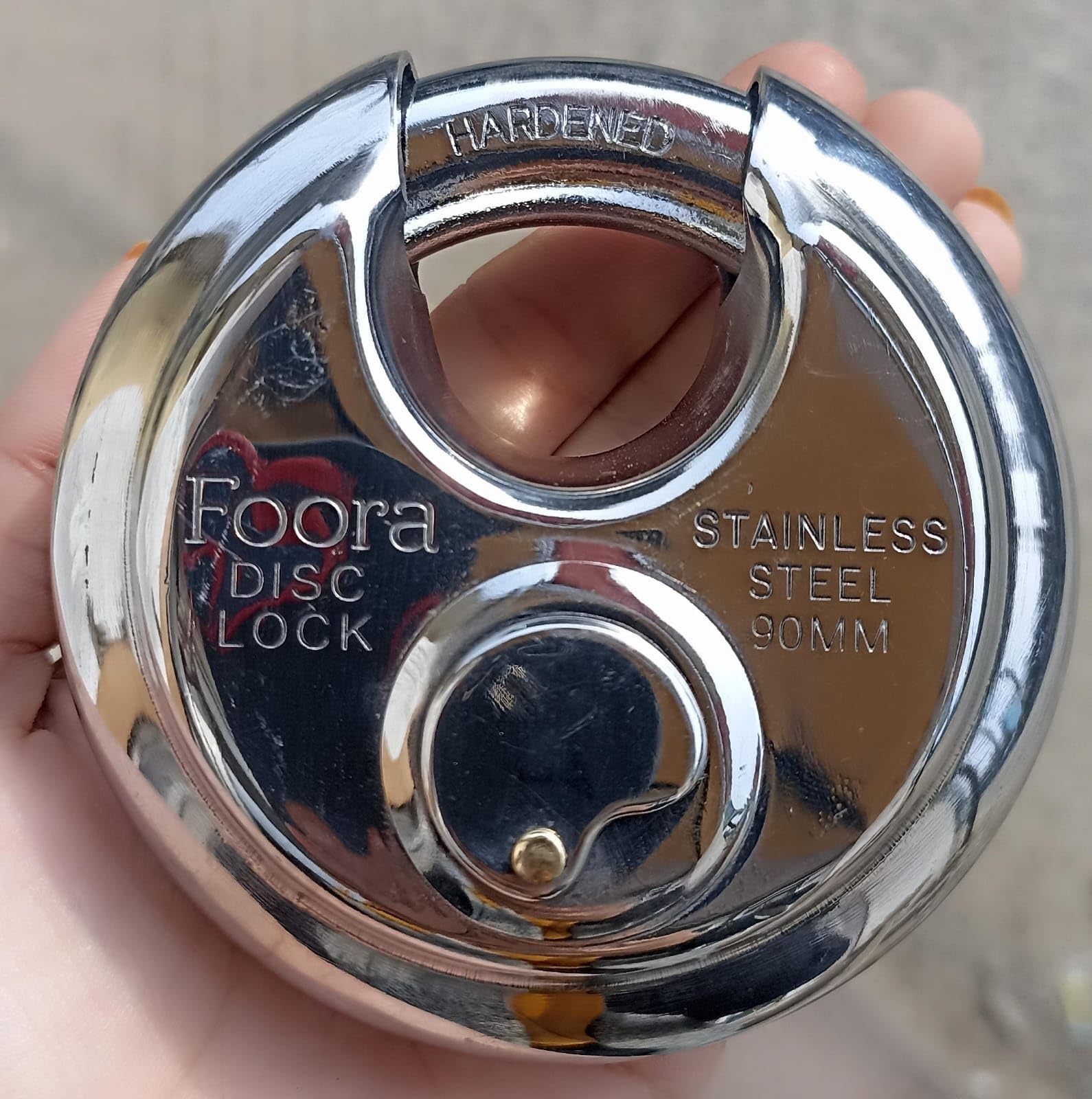 Foora Disc 90mm Door Polished Steel Lock with with 4 Hi-Tech Brass Separate Keys (Silver) Home Shutter Lock,Stainless Steel, Hardened Shackle, Glossy Rust Resistance.(Original Picture) (B0CS3B82PS) Amazon Price History, Amazon Price Tracker