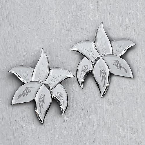 Miniatura 3 de NOVICA Espejos decorativos de pared de vidrio hechos a mano con motivo de hojas de Java, par de vidrio de madera transparente Indonesia y árbol 5.5