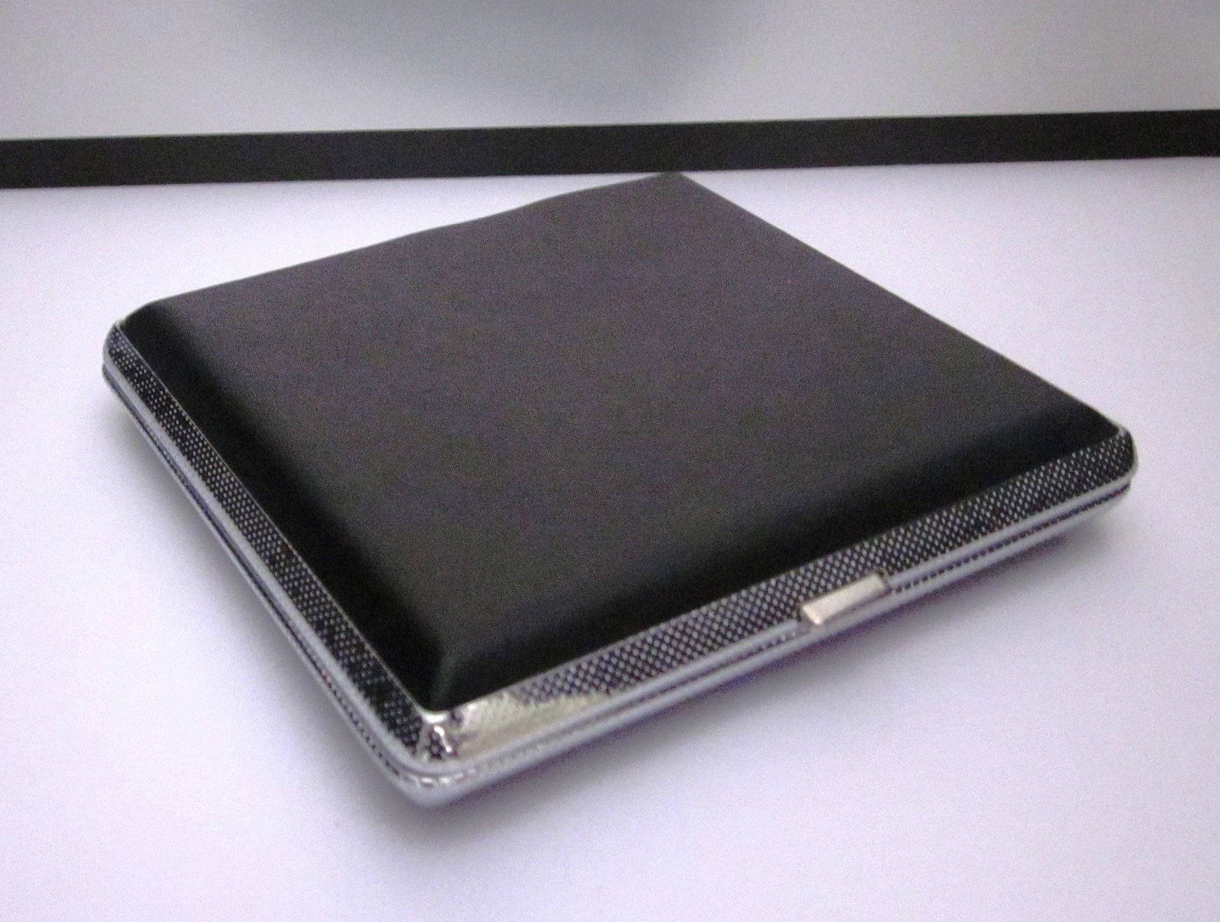 Cigarette Carrying Case Holder 20 Pack (Black Color) - Case for KING SIZE CIGARETTE (GD-1080-2 ,FREE CAR sticky pad for Phone PDA MP3 MP4)