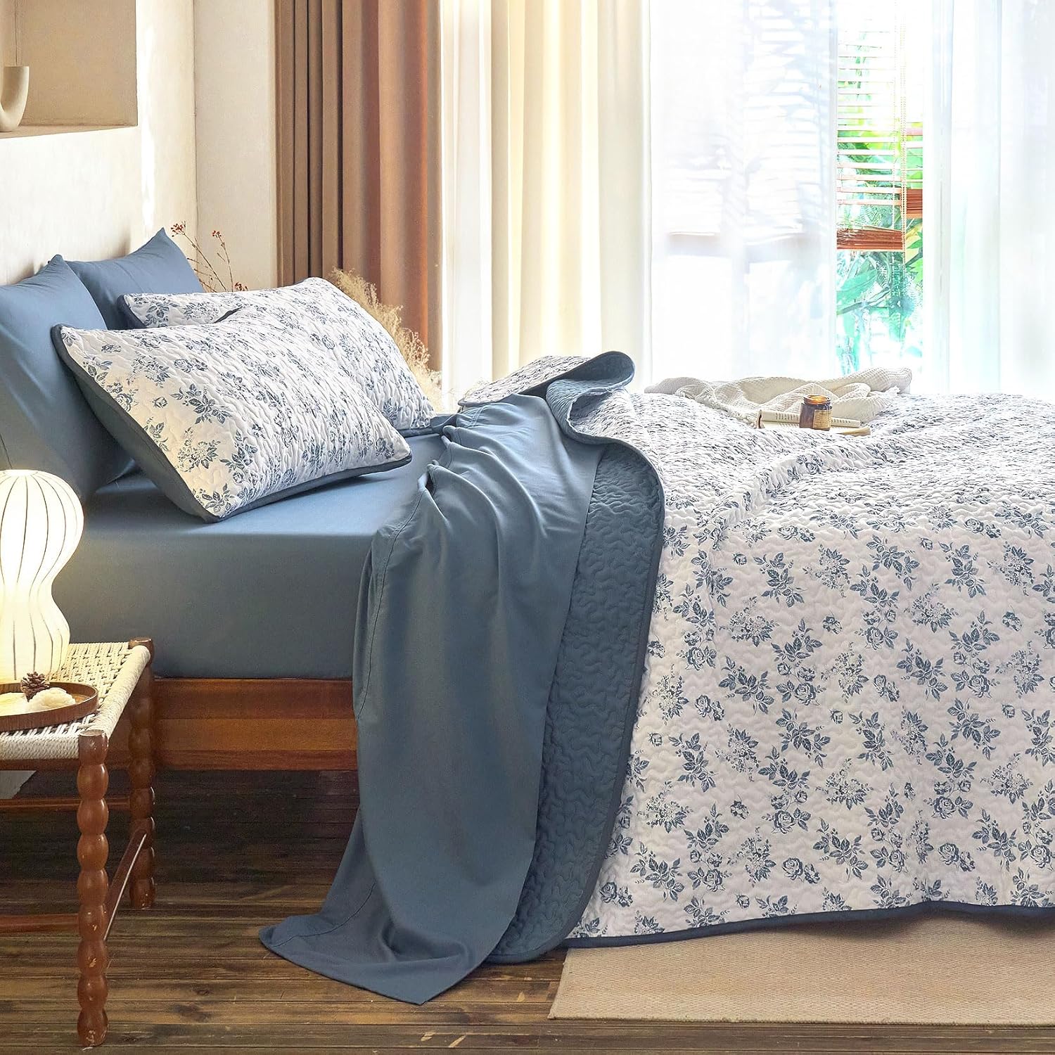 Wake In Cloud - Shabby Chic Quilt Set, Floral Coquette Cottagecore Vintage Flower for Women Teen Girls, Reversible Lightweight Bedspread Coverlet, 3 Pieces, Dark Blue, Queen/Full Size - Image 4