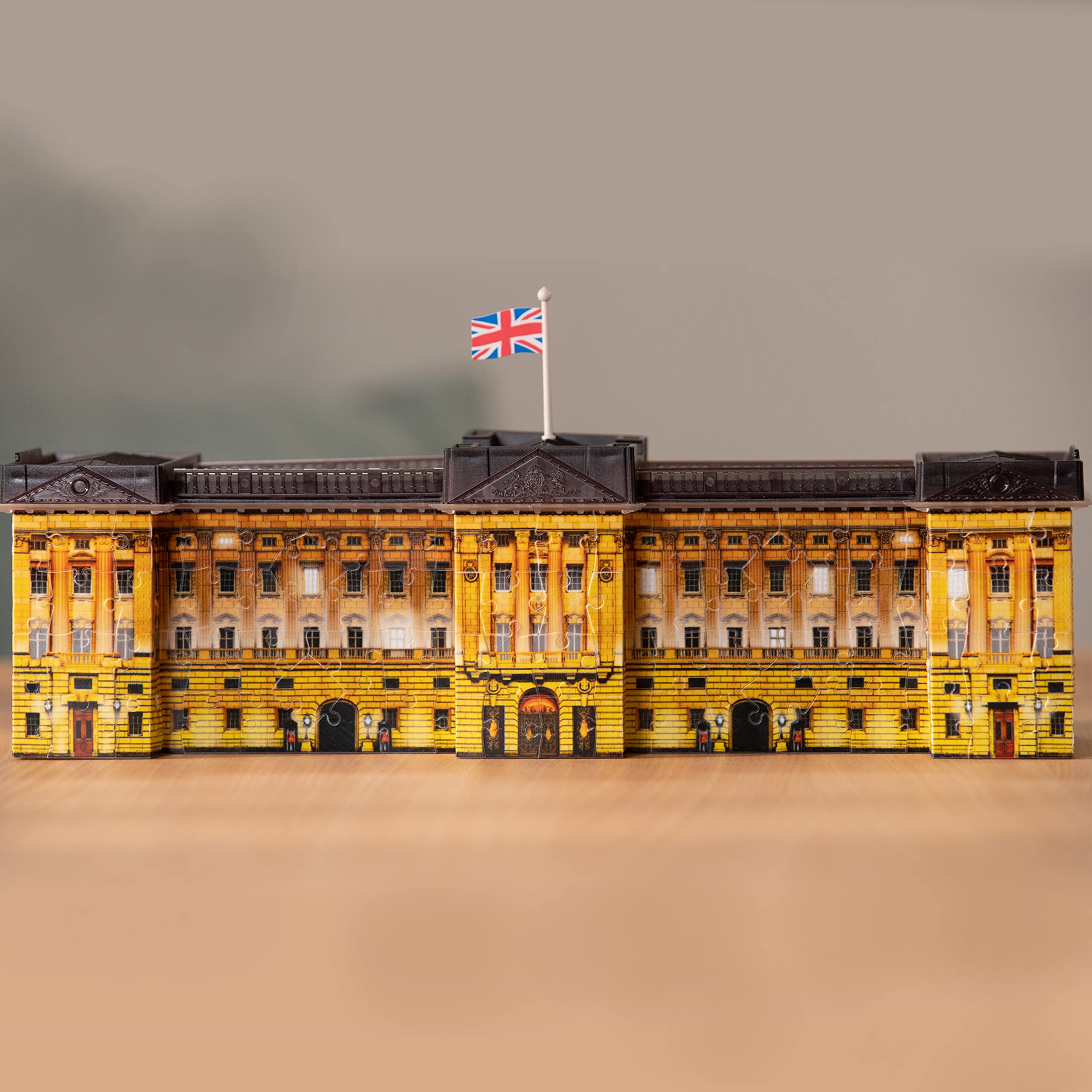 Ravensburger 3D Puzzle 12529 - Buckingham Palace Night Edition - leuchtet im Dunkeln - der Buckingham Palast zum selber Puzzeln für Erwachsene und Kinder ab 8 Jahren