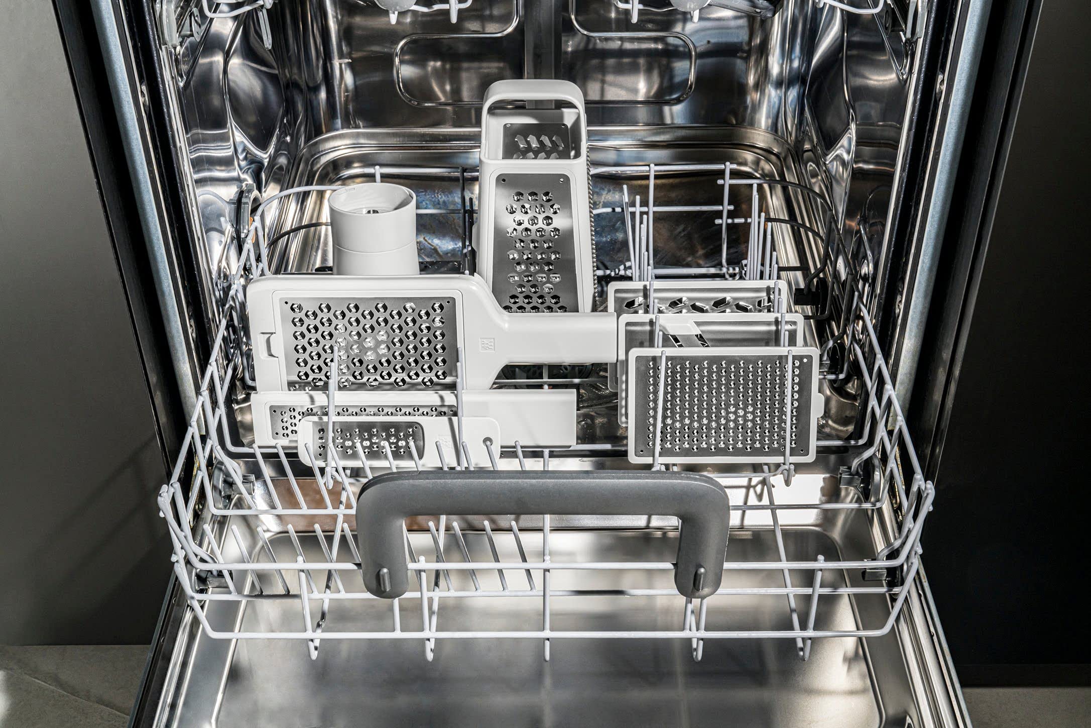 ZWILLING Z-Cut Multi-Reibe, Multifunktional, Edelstahl, 4 austauschbare Klingeneinsätze, Zwei-Wege-Reibtechnologie, Integrierte Auffangschale, Grau