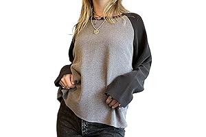 Goth Aesthetic Women Crew Neck Sweatshirt: A Grunge Icon