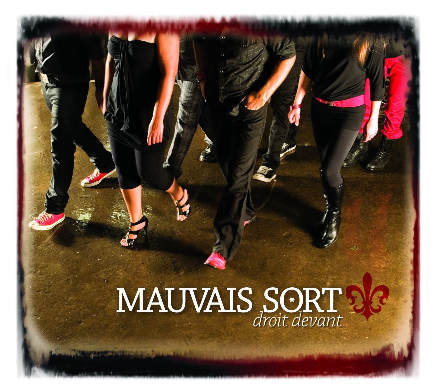 Droit Devant [Audio CD] Sort, Mauvais