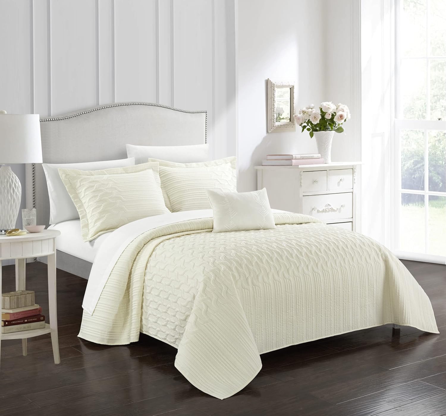 Chic Home Shalya 3 Piece Quilt Cover Set Interlaced Vine Pattern Quilted Bed in a Bag - Decorative Pillow Sham Included, Twin Beige