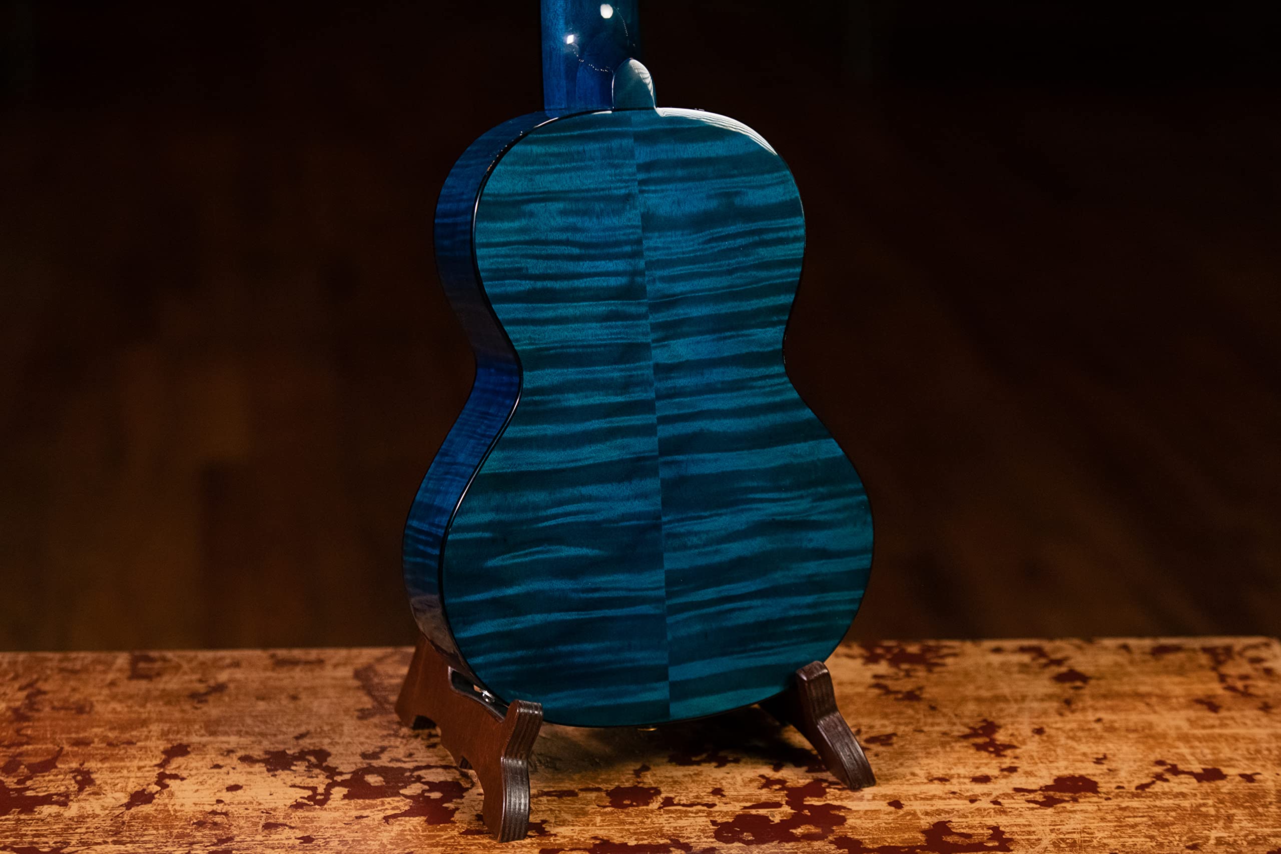 Ortega Guitars Reise Gitarre Elektro-Akustisch – Mini Travel Series – Geflammtes Mahagoni, Hochglanz Blau (RGLE18BLF)