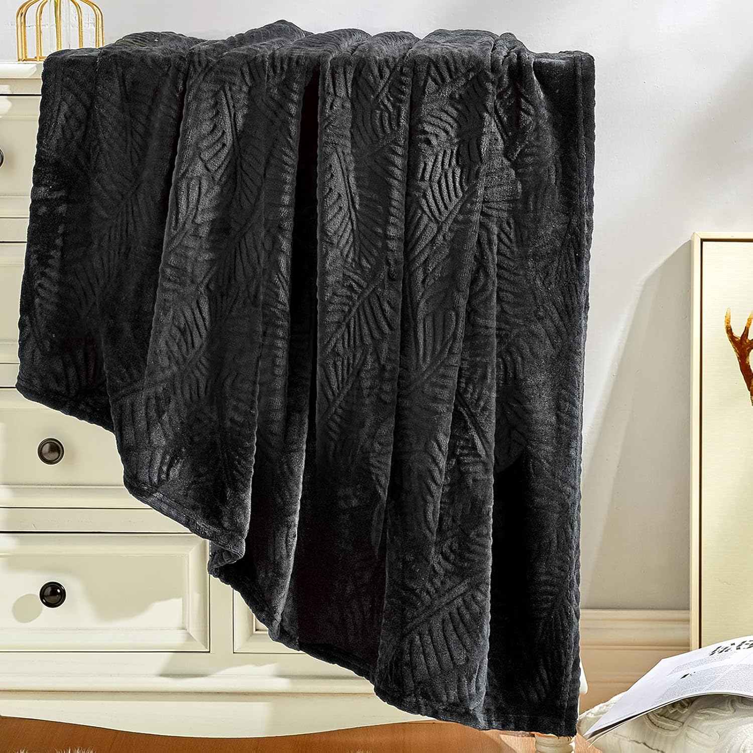 Throw Blankets,Fleece Blanket,Soft Fuzzy Plush Blanket