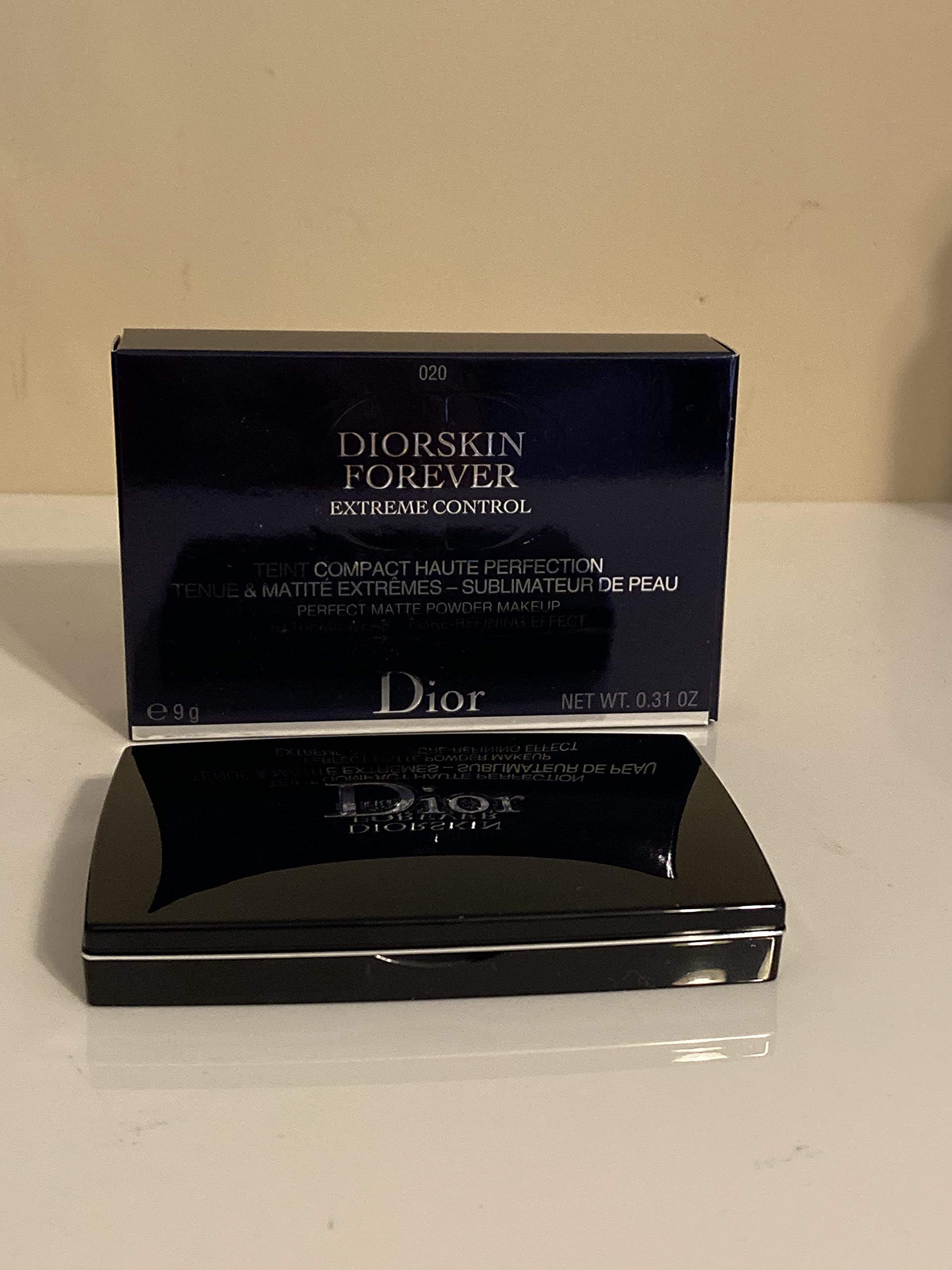 Amazon Com Christian Dior Diorskin Forever Extreme Wear Oil Control Matte Powder Makeup Spf 0 Beige Claro 8 G 0 28 Oz Belleza Y Cuidado Personal