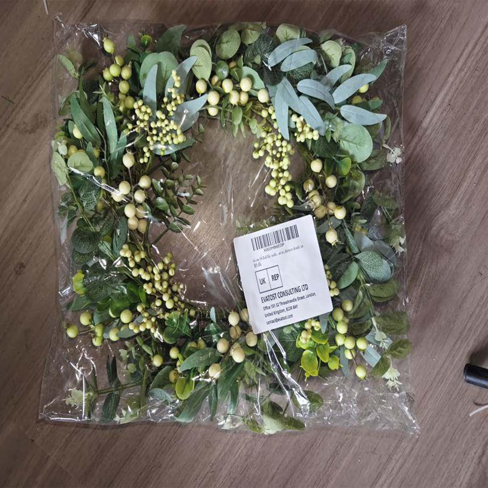 46 cm/18 inch Artificial Eucalyptus Wreath for Front Door, Spring Summer Green Wreath, Lifelike Artificial Door Wreaths Decoration for Farmhouse, Wedding, Party, Home, Window, Wall, Garden, Fireplace
