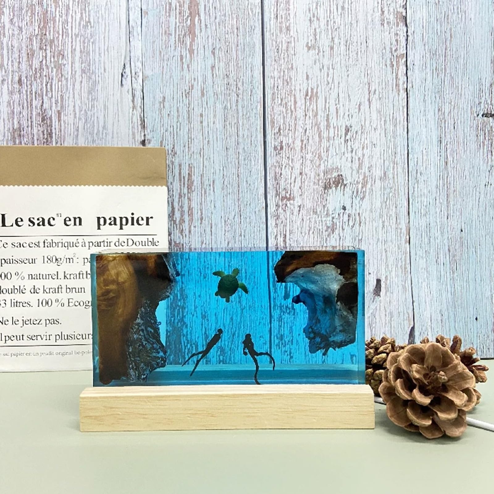 ATCKCALB Handmade Resin Lamp, Ocean Night Light with Scuba Diver & Sea Turtle, Unique Resin Ocean Decor for Bedroom, USB LED Sea Turtle Gifts