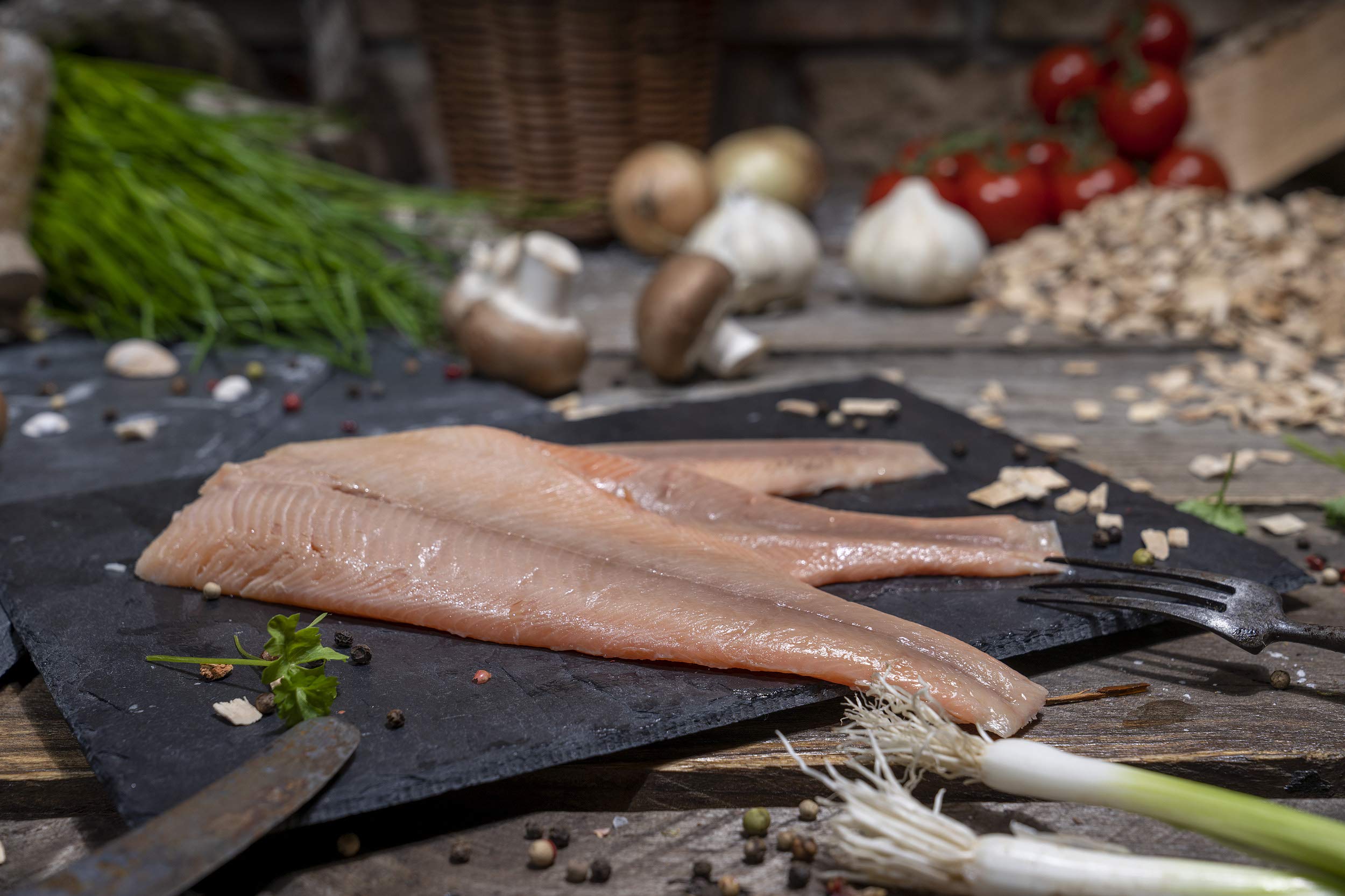 GreetFish Lachsforellenfilet, über Buchenrauch geräuchert, Lachsforelle grätenfrei filetiert, 250g (3 Stück)