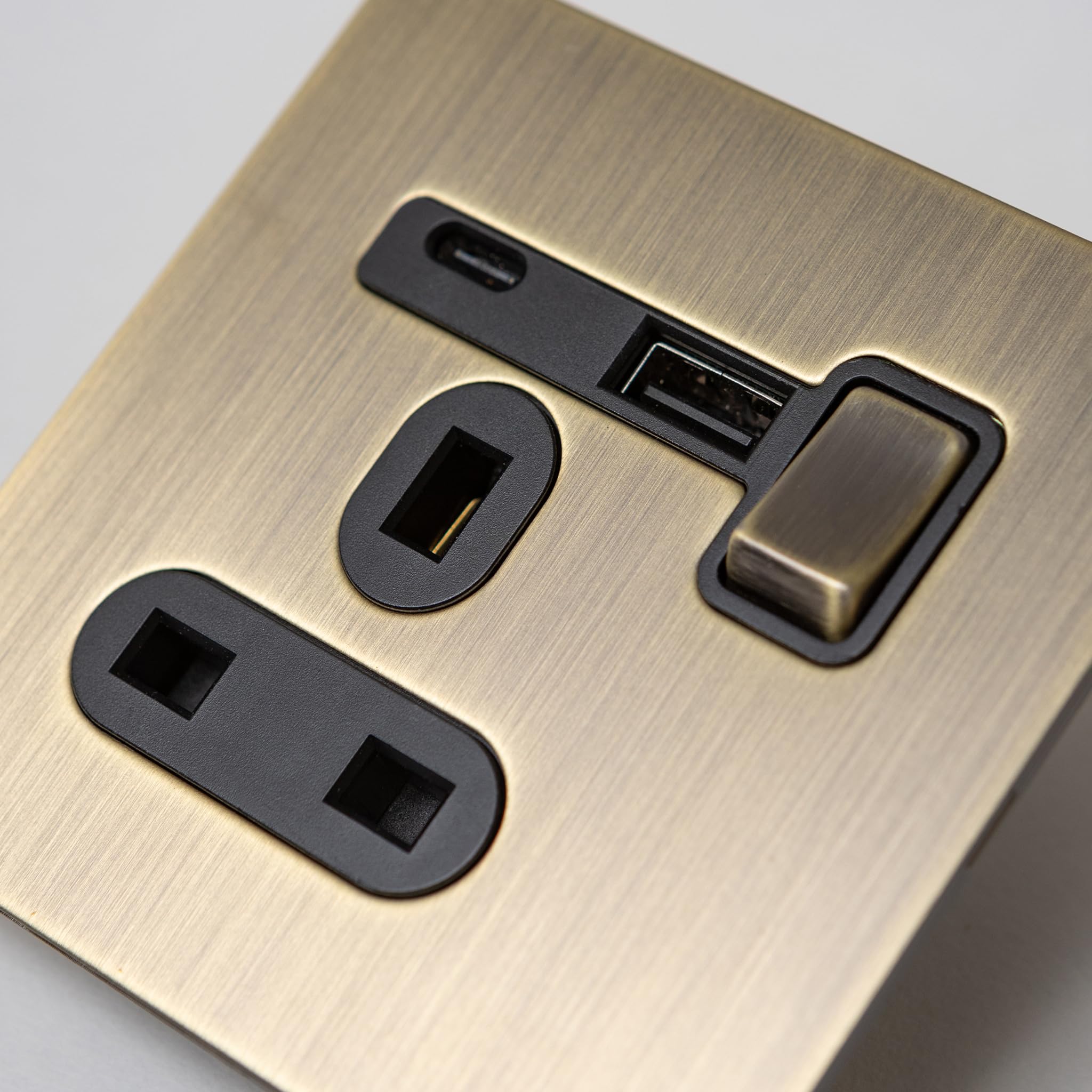 Antique Brass Straight Knurled Switches and Sockets (Single 13A socket with USB A & C) — image 1