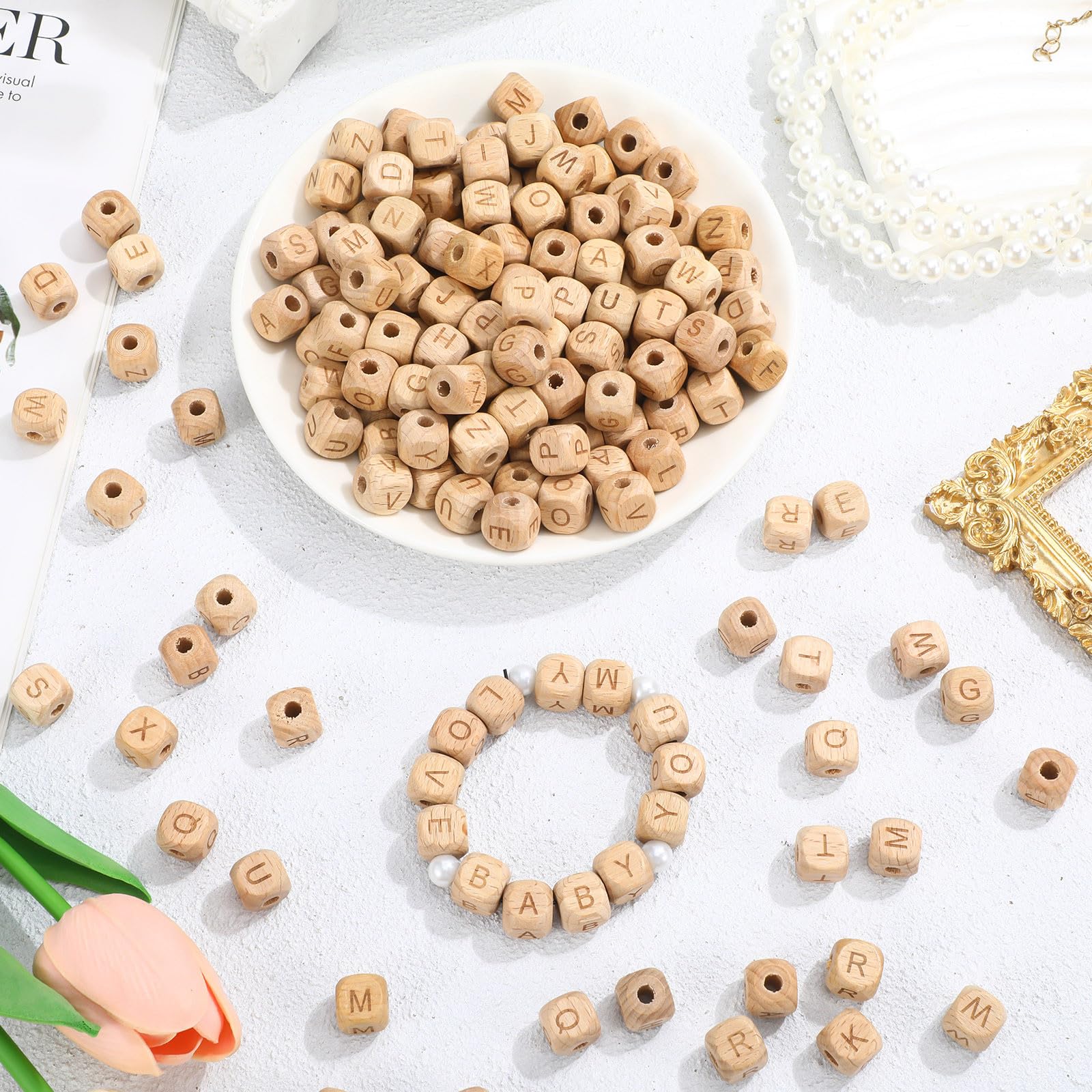 Alipis Cuentas de Madera de Haya Cúbicas Letras del Alfabeto, 260 Piezas para Manualidades, Pulseras y Collares, Cuentas Pequeñas de Letras para Cordones y Proyectos Artesanales