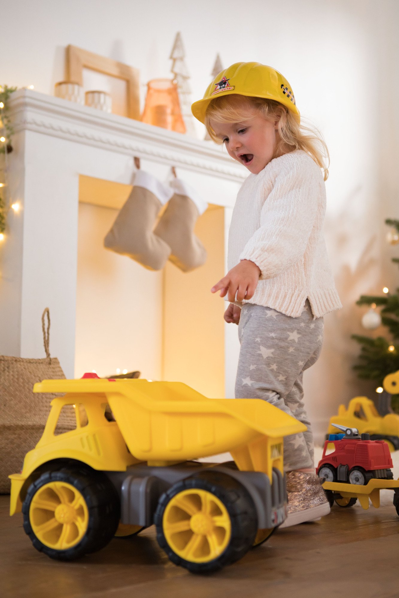 BIG - Power-Worker Maxi Truck - Kinderfahrzeug, geeignet als Sandspielzeug und für das Kinderzimmer, Kippfahrzeug mit Ladevolumen von 4,2 Liter, für Kinder ab 2 Jahren, Gelb
