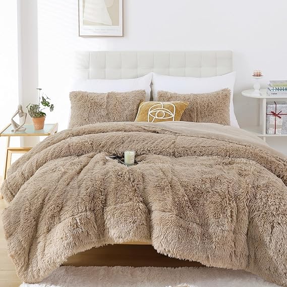 Smoofy Fluffy King Size Comforter Set, Faux Fur Comforter Set, Luxury Fuzzy King Bedding Set, Soft Shaggy Bed Set for All Season, 3 Pieces - 1 Comforter & 2 Pillowcases, Khaki