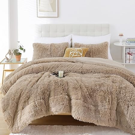 Smoofy Fluffy King Size Comforter Set, Faux Fur Comforter Set, Luxury Fuzzy King Bedding Set, Soft Shaggy Bed Set for All Season, 3 Pieces - 1 Comforter & 2 Pillowcases, Khaki