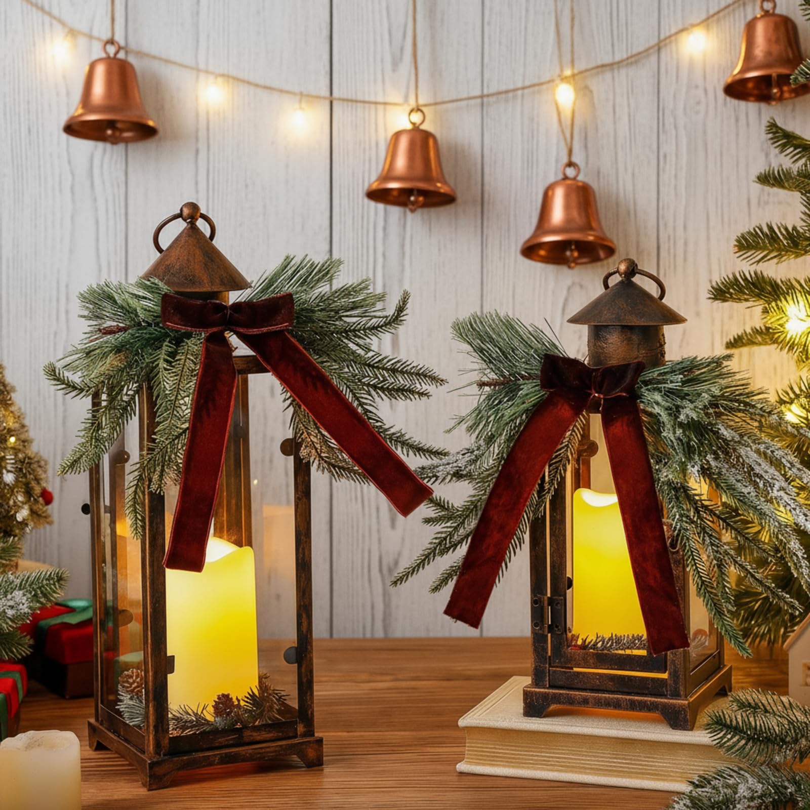 Baquler 2 faroles de metal de Navidad y velas LED falsas de 12 y 15 pulgadas, faroles decorativos con adorno de Navidad para porche, decoración interior al aire libre, regalo de fiesta (bronce)