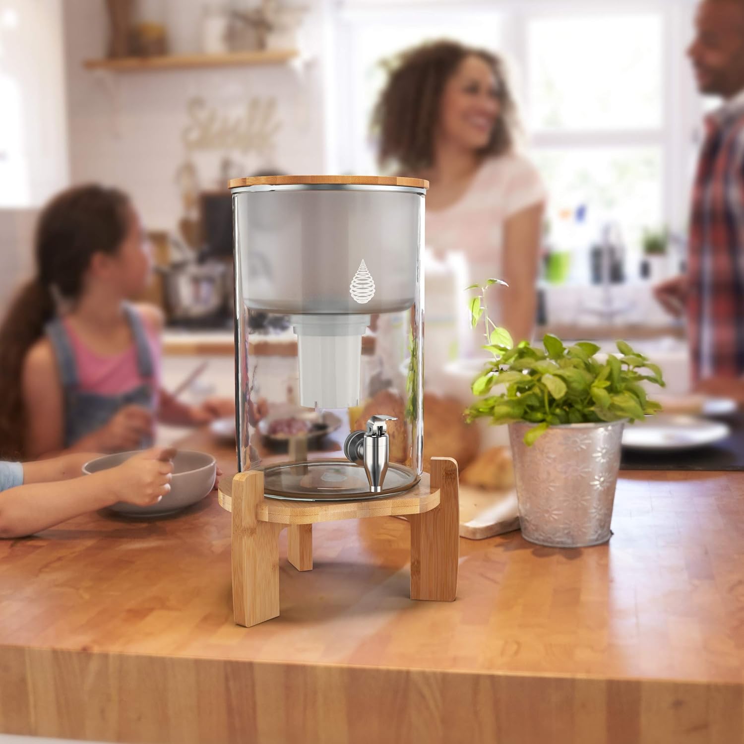 pH Recharge Glass Alkaline Water Filter – Countertop Water Filter Purifier – Large Alkaline Water Pitcher System – High pH Water, 2.37 Gallon, 9 Litre: Industrial & Scientific