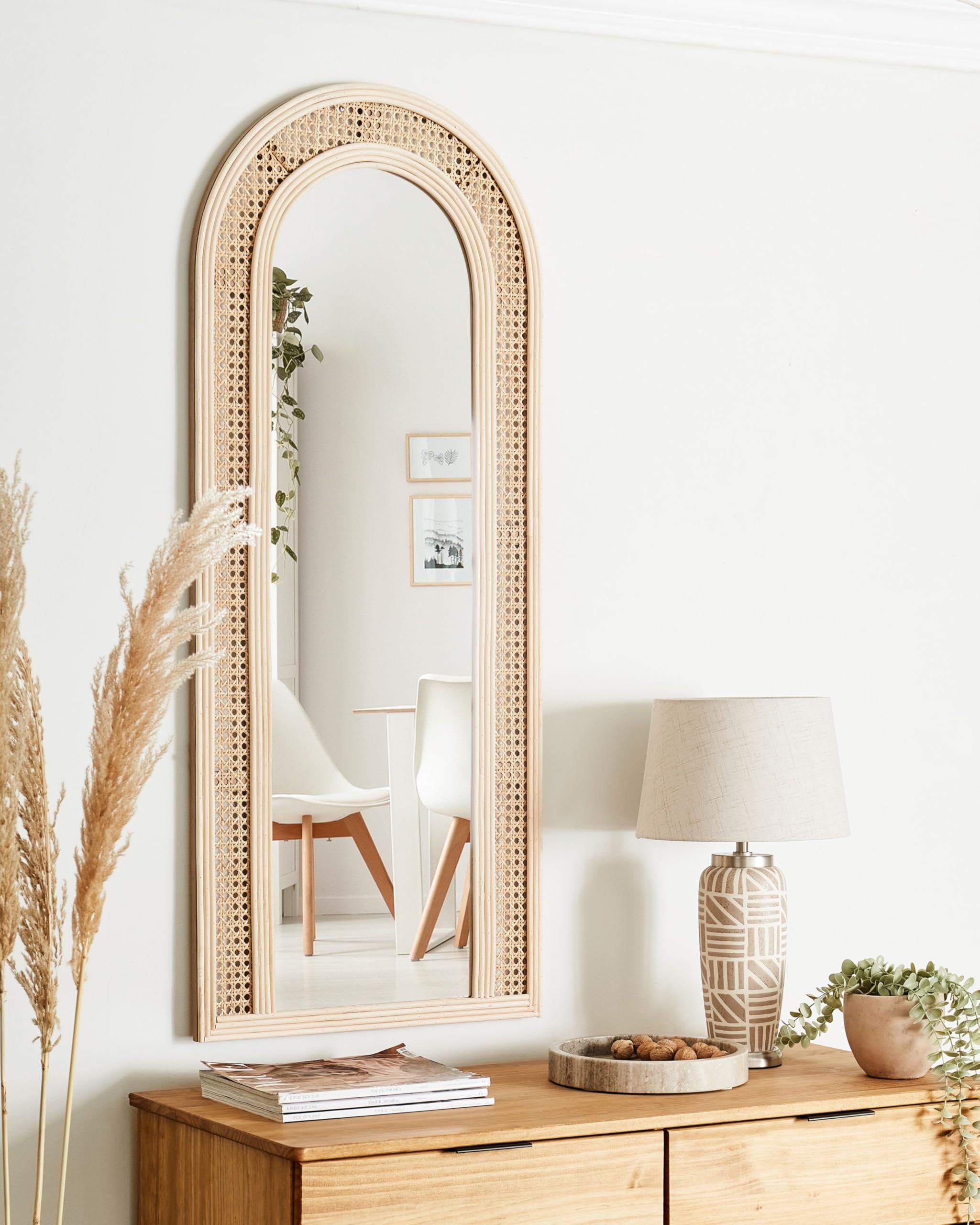 Beliani Espejo de Pared en Forma de Arco de ratán 120x50 cm Sala de Estar Dormitorio Accesorios del hogar Hecho a Mano Estilo Boho Natural Franey
