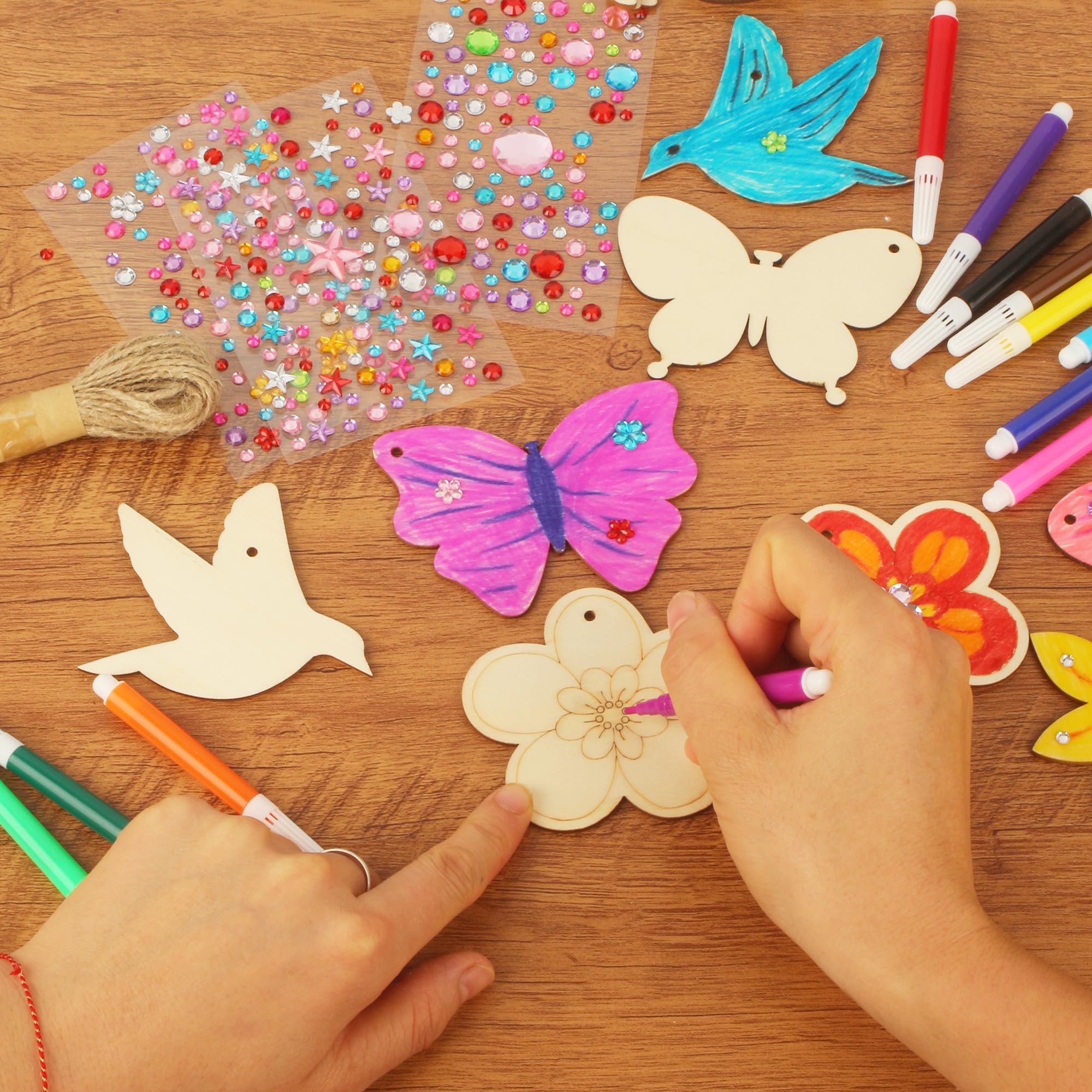 Kit Créatif Enfants 62 Pièces - Formes En Bois à Peindre (papillons, Fleurs, Oiseaux) Avec Peintures Et Autocollants