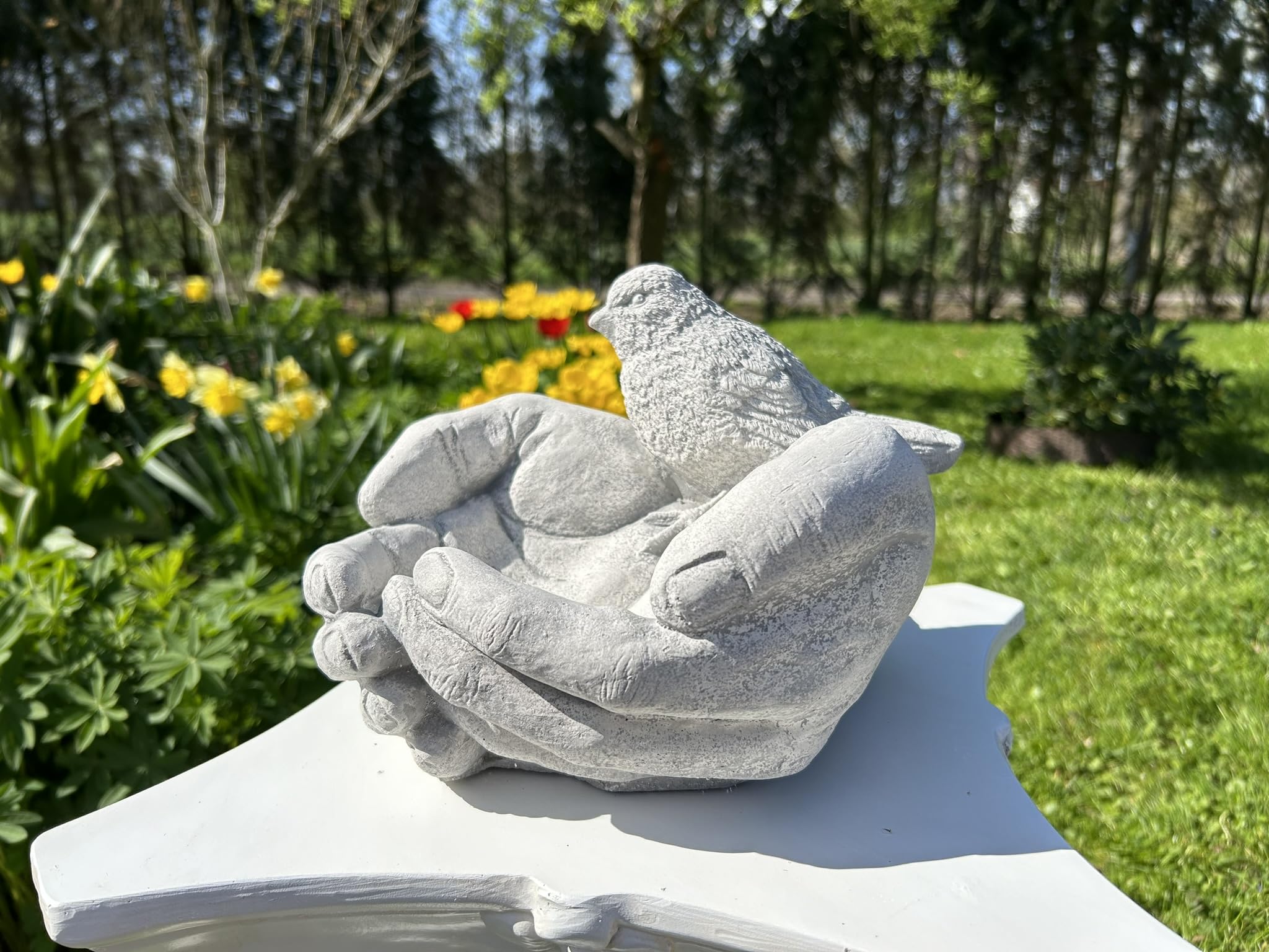 FABRIQ Handförmige Vogeltränke 17 cm – 6 kg Massive Zement Figur – Wetterfest – Gartenvogelbad