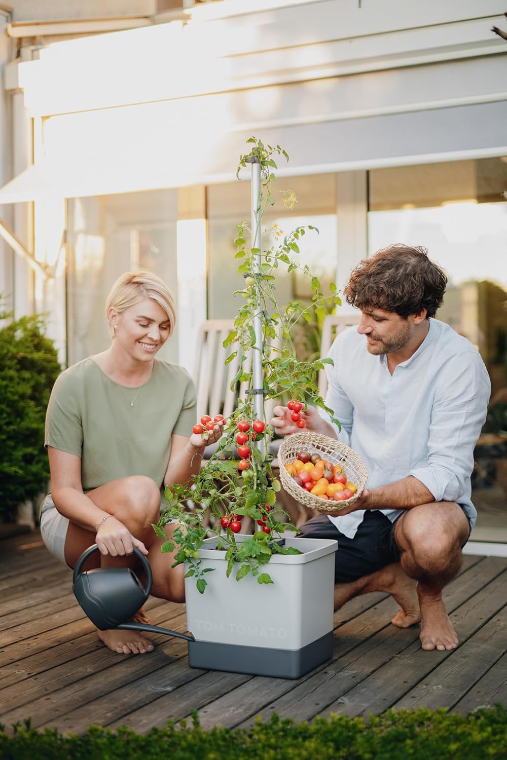 BUZZY Seeds Self-Watering Vertical Tomato Planter with Trellis – 1.2 Gal Reservoir, Large Capacity Planter for Tomatoes & Climbing Plants (Green)