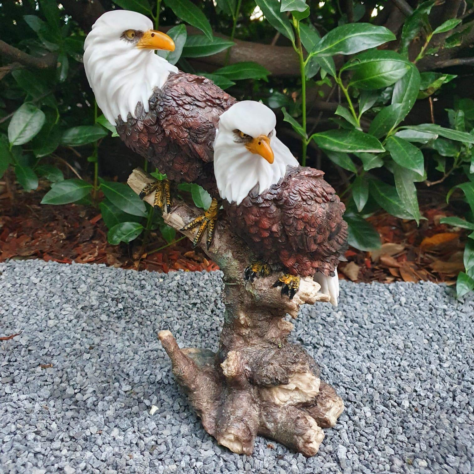 Gartenfigur Adler Doppelmotiv 33 cm – handbemalte Adlerfigur Weißkopfseeadler-Paar, Vogelfigur handbemalt wetterfest