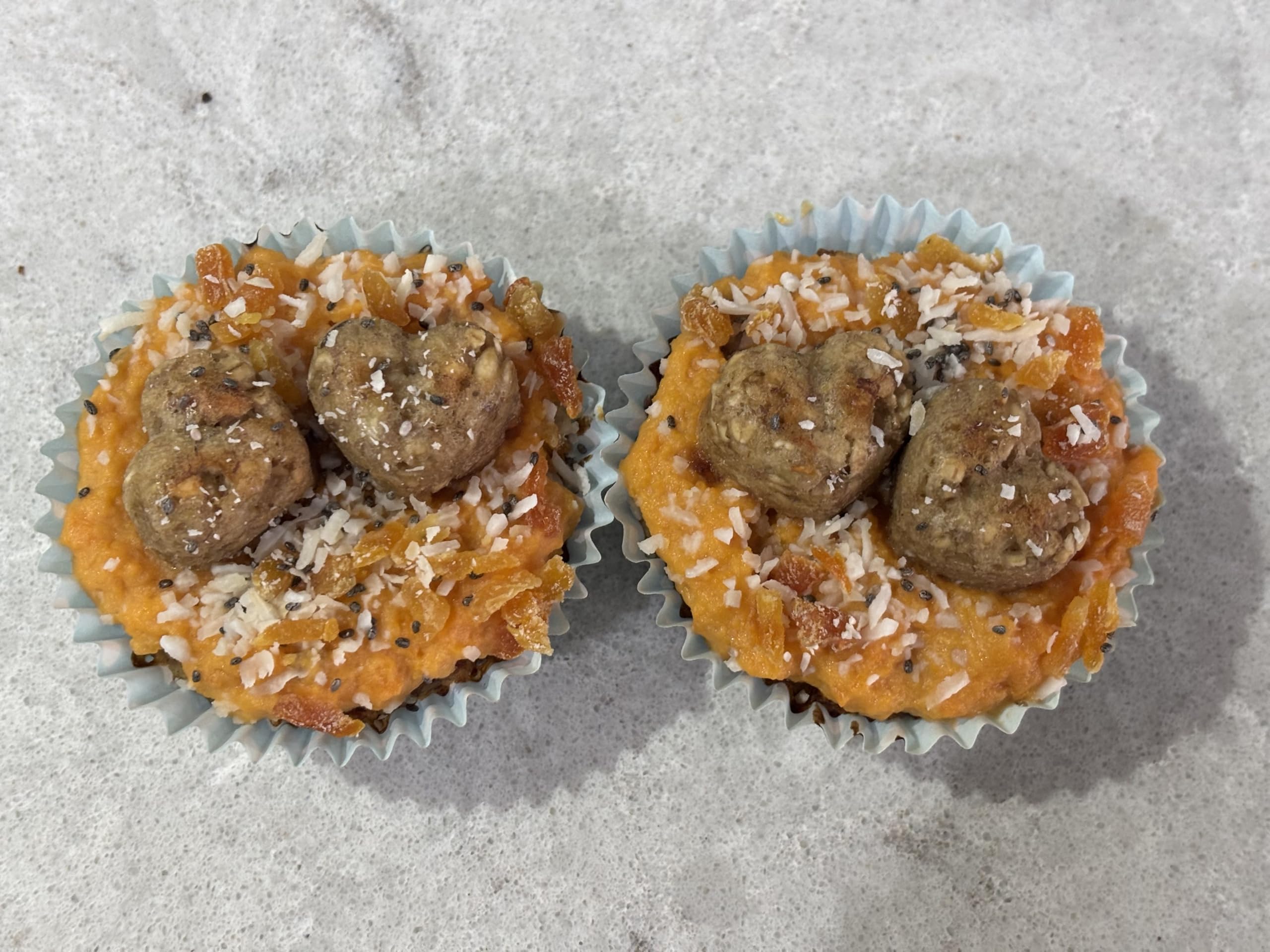 Lola's Lip Smacking Treats Banana Peanut Butter Cupcakes, Soft Vegan Dog Treats, Training and Rewarding
