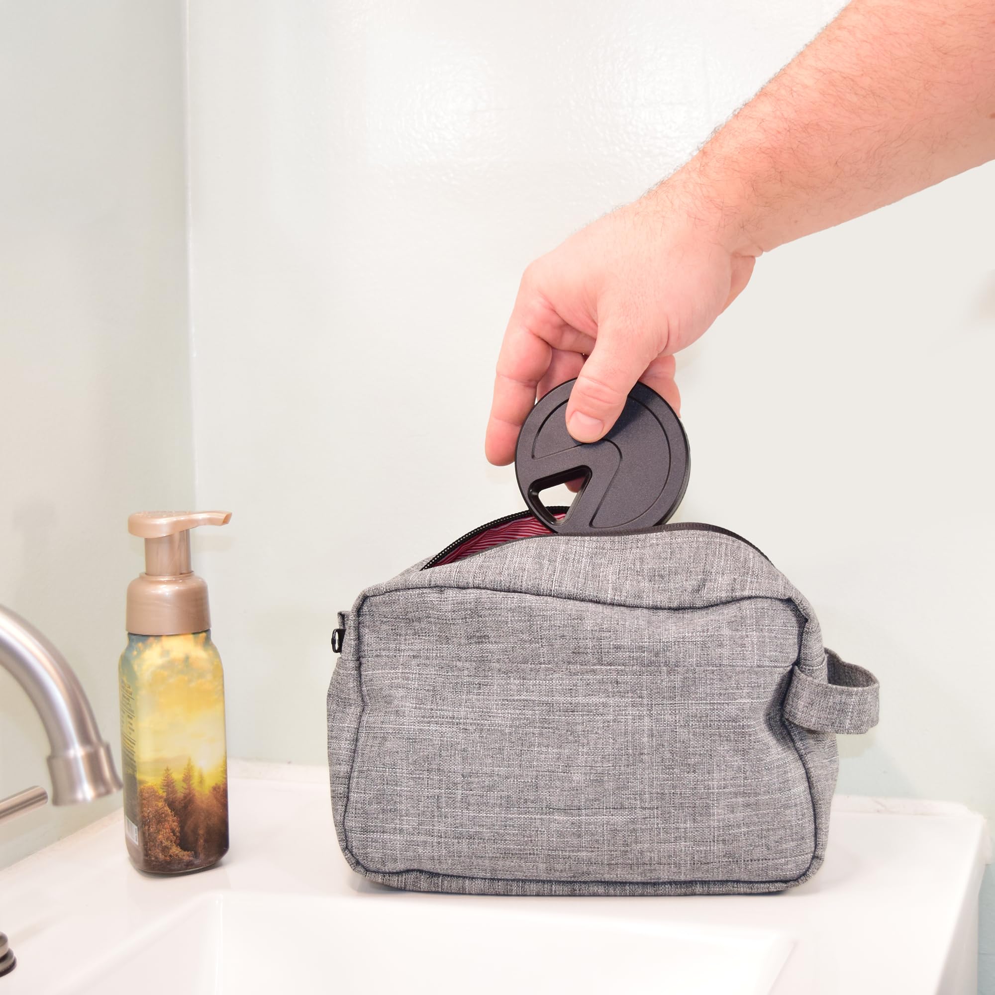 Pilulier de voyage RX – Pilulier hebdomadaire 7 jours, compact et magnétique pour sacs à main ou poches, robuste pour vitamines, suppléments, médicaments (noir furtif)