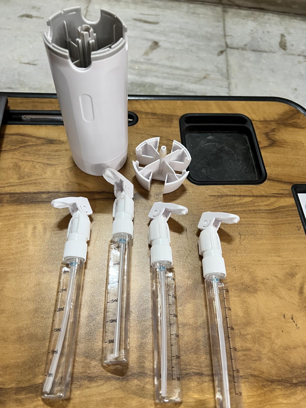 Veyro travel dispenser set