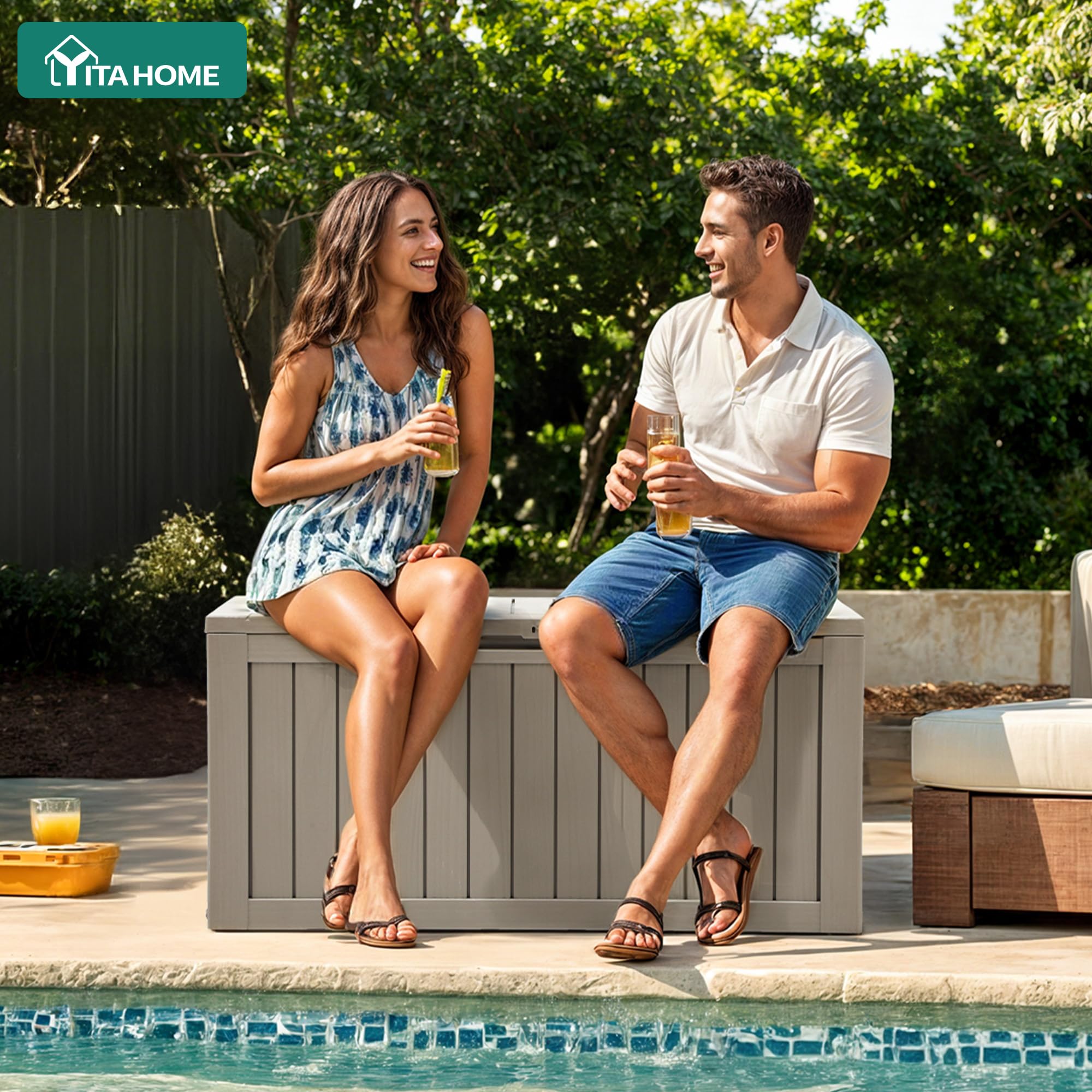 YITAHOME Outdoor-Aufbewahrungsbox mit Rollen, 270L Kunststoff-Gartenbox, Wetterfeste Aufbewahrungskiste für Kissen, Werkzeug & Poolzubehör, Abschließbar, Holzoptik, 114,7 x 46,5 x 57,6 cm, Hellbraun