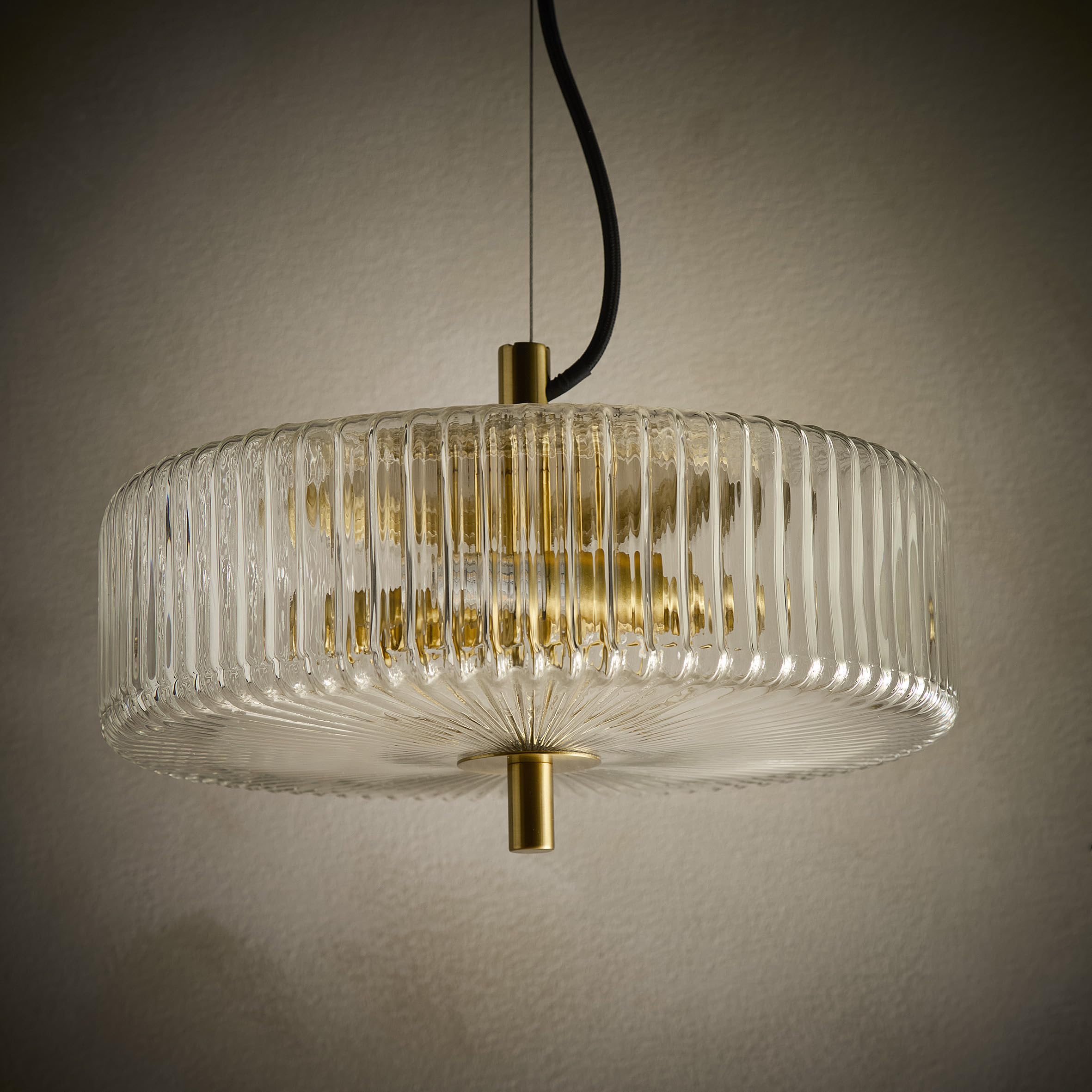 K LIVING Carter Ribbed Glass Brass Pendant Light | 2 Light Bulb Modern Bedroom Ceiling Light with Elegant Finish