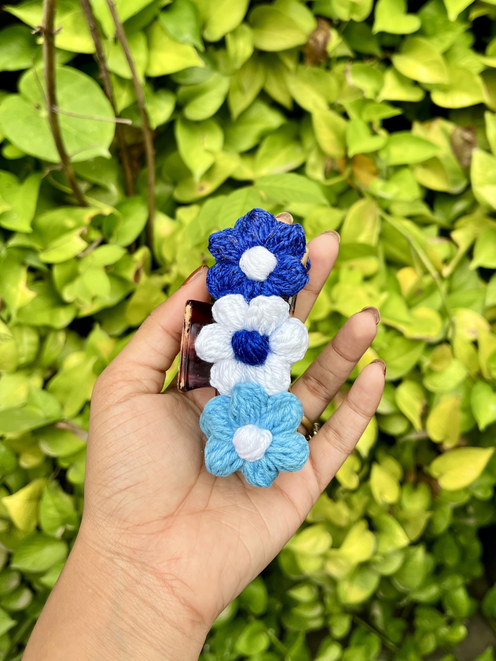 Handmade Crochet Flower Hair Claw Clips, Red and Blue Daisy  display picture 1