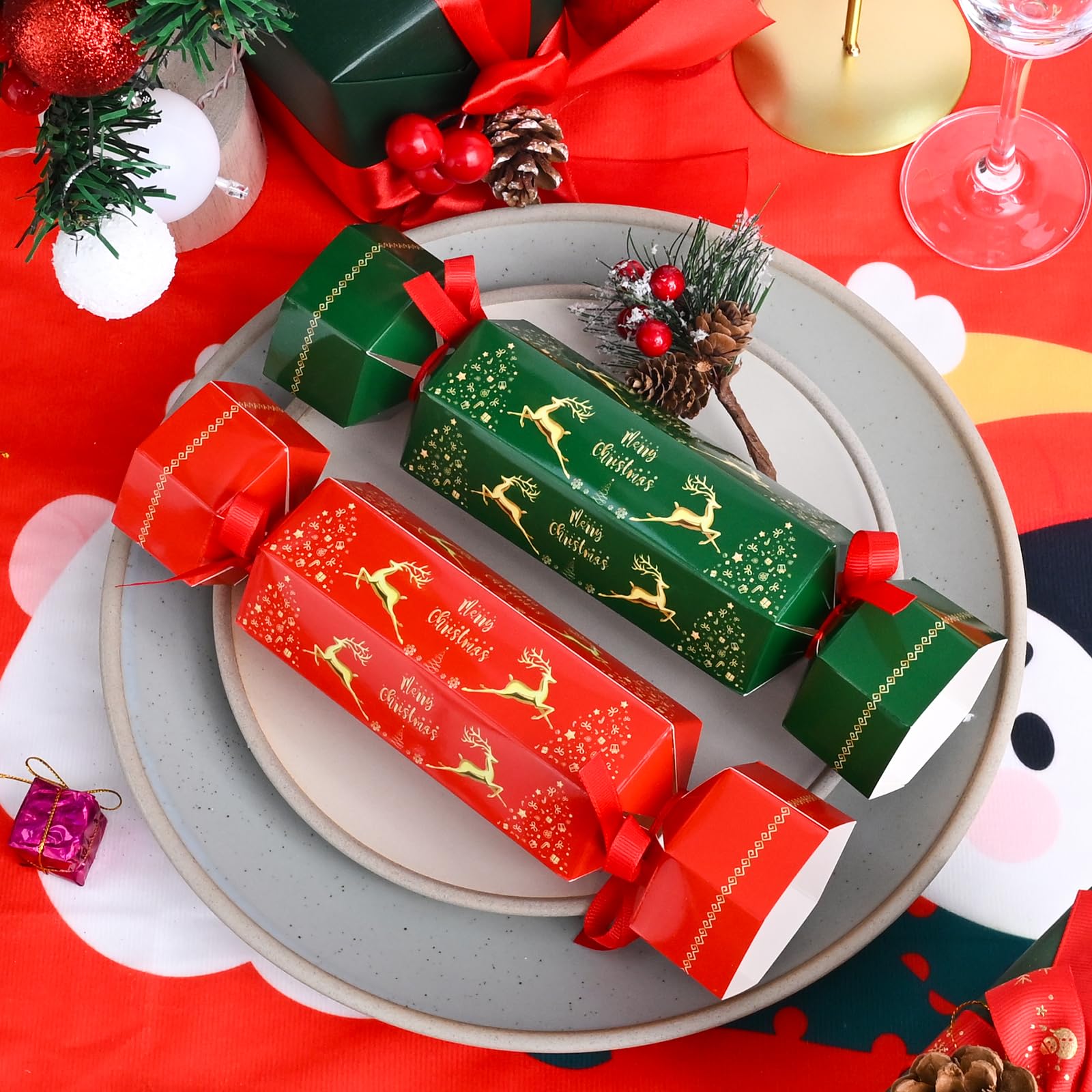 DPKOW Confezione da 12 Christmas Crackers con Sorpresa Cappelli, Crackers Natalizi Fai Da Te, Pensierini per Natale, Decorazioni per la Tavola di Natale Scatola Regalo l'Albero di Natalizi Alce Elfo