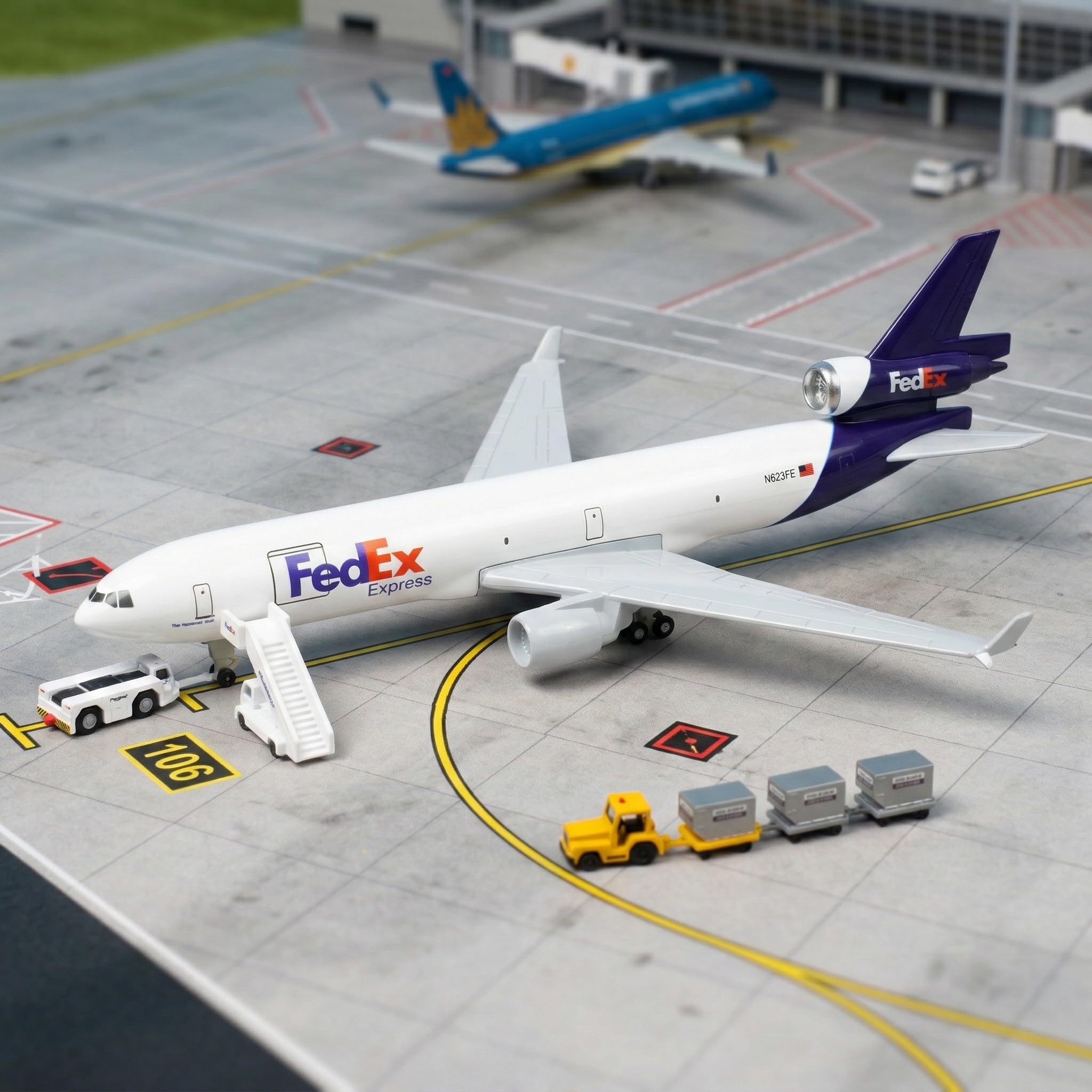 Amazon.com: QIYUMOKE MD-11 1/300 Diecast Metal Airplane Model Kits Amazon.com: QIYUMOKE MD-11 1/300 Diecast Metal Airplane Model Kits