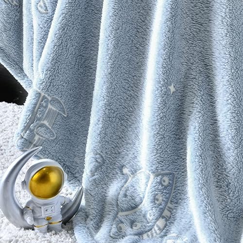 Miniatura 6 de Vangao Manta azul que brilla en la oscuridad, para sofá, cama, temática del espacio exterior, cálida manta de franela de forro polar de invierno