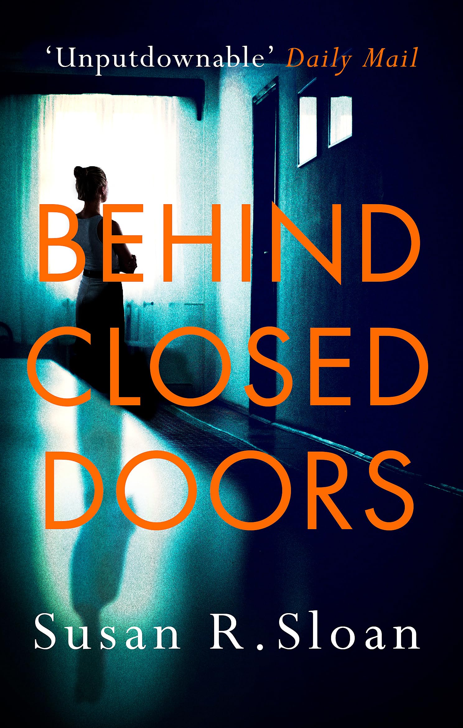 Susan R. Sloan - Behind Closed Doors - Paperback Book