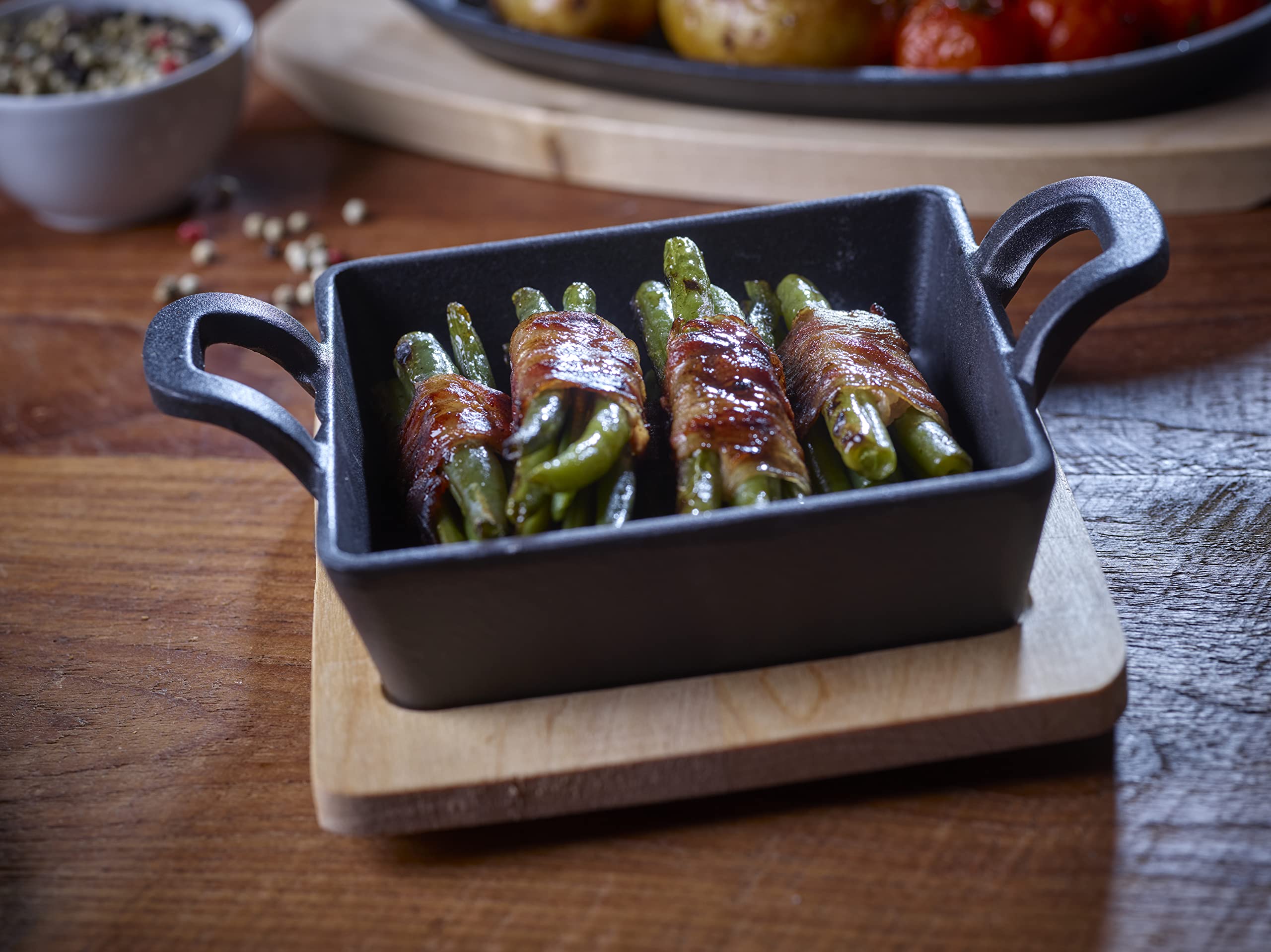 ECHTWERK Bol en fonte, poêles de service, plat de service carré avec planche de service, petite poêle à frire pour barbecue, déjà cuite, allant au four et au barbecue, idéale pour le service, 4 pcs.