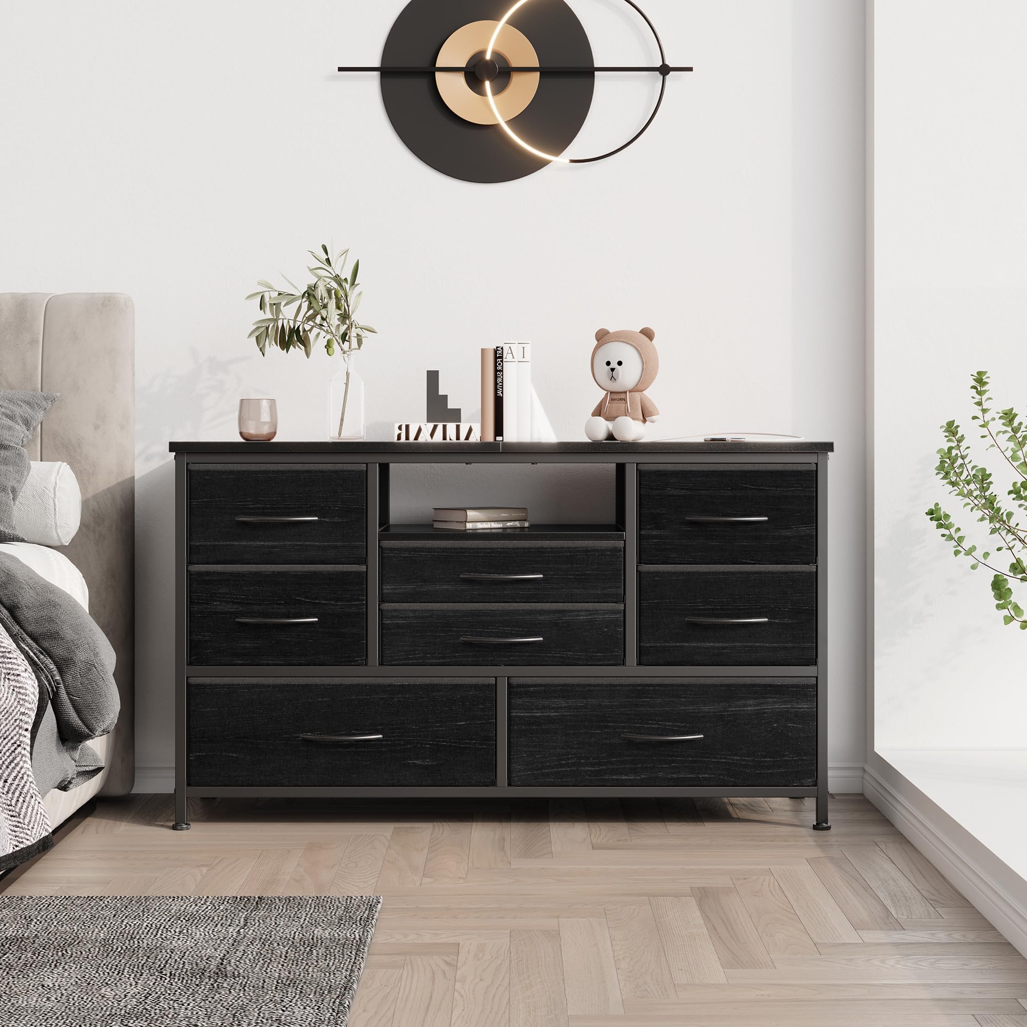 GarveeHome TV-Lowboard Mit Steckdosenleiste Inkl. USB & LED-Beleuchtung, 8–10 Stoffschubladen, Holzplatte, Für TVs Bis 55 Zoll, Breite TV-Konsole Stauraum Metallrahmen