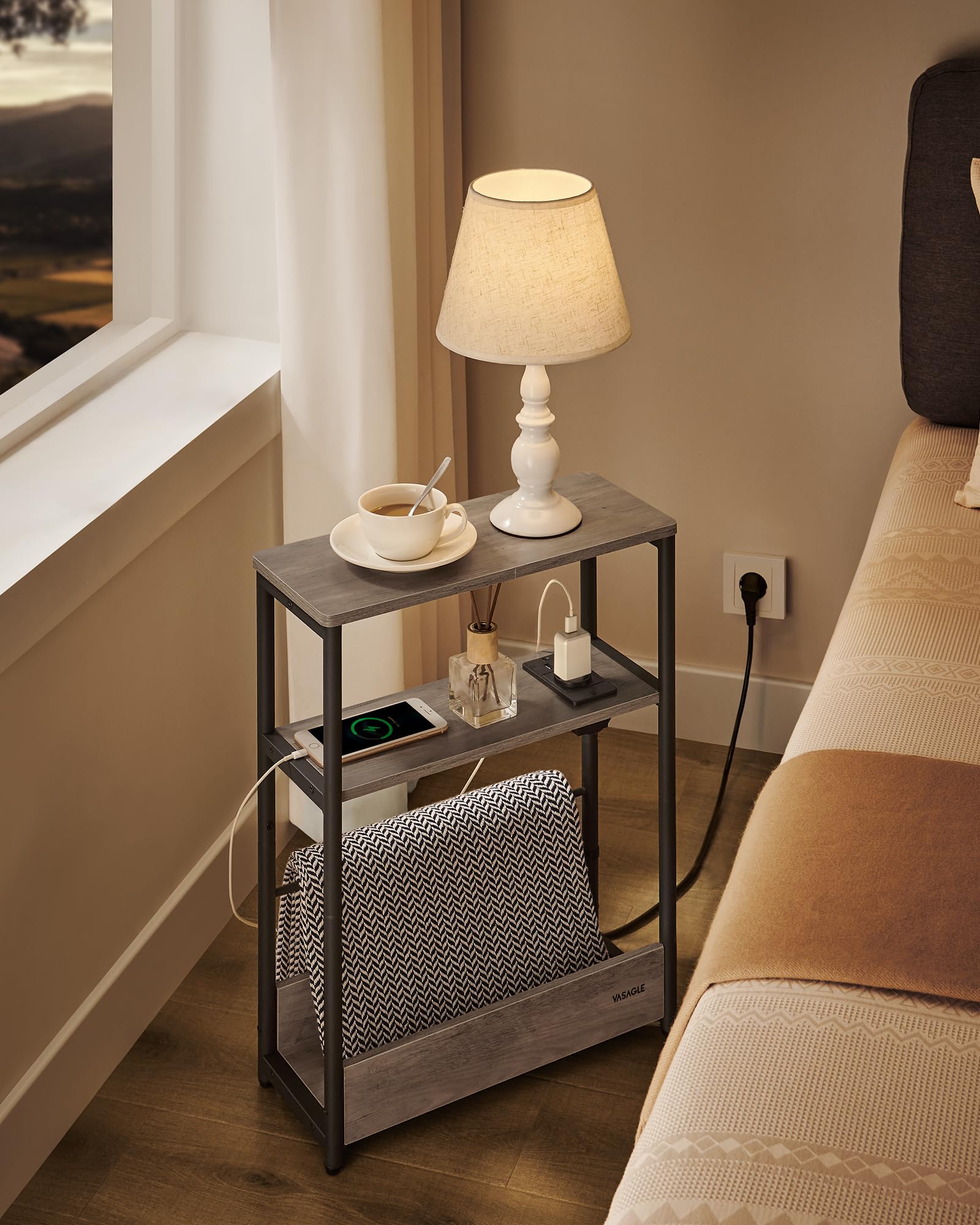 VASAGLE - slanke bijzettafel met oplaadfunctie - stopcontact en USB - 3