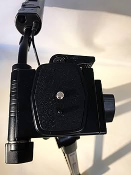 SONY VCT-60AV HANDYCAM 三脚 Sony VCT-60AV Tripod with wired remote control at Crutchfield