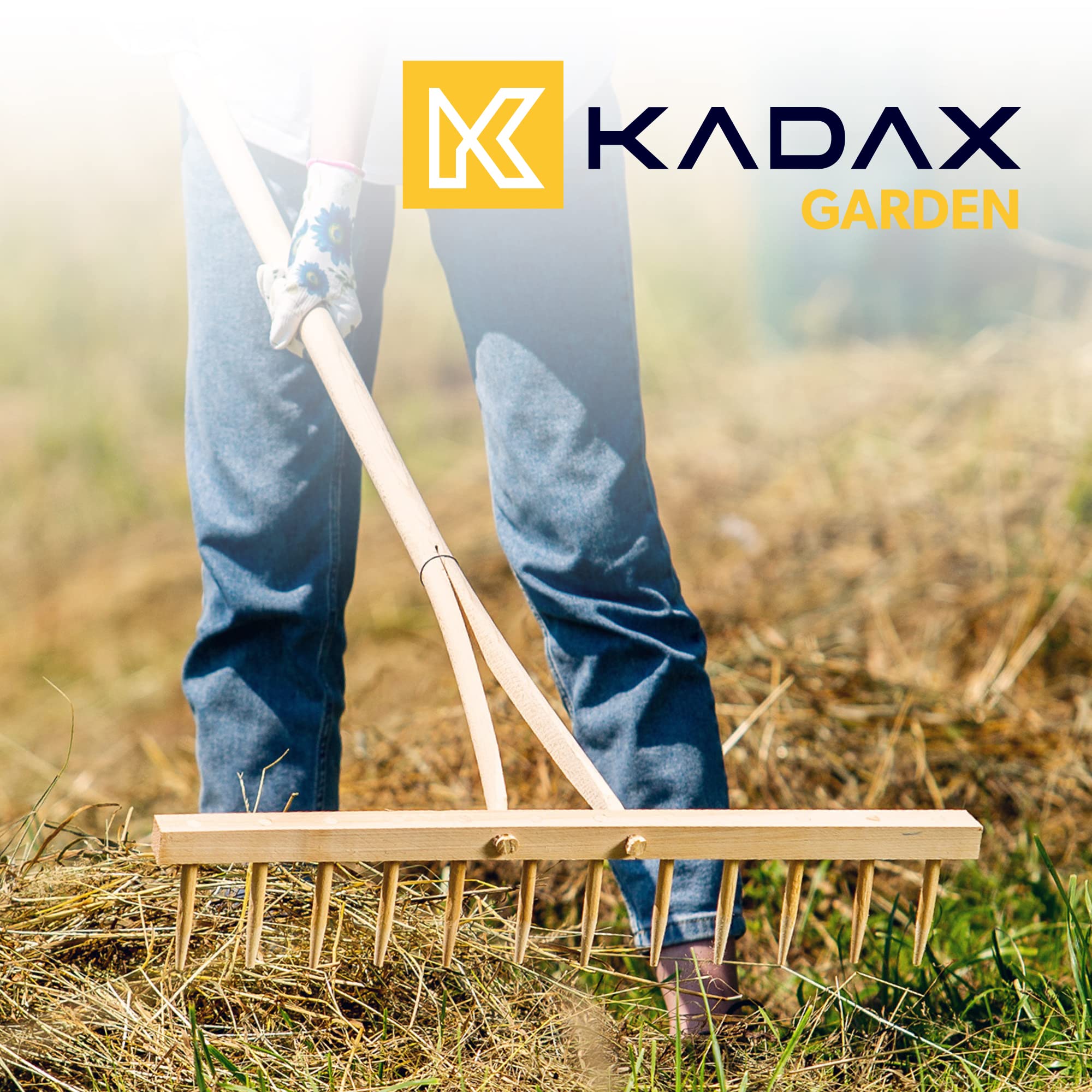 KADAX Râteau à Foin avec Manche en Bois Long pour Une Récolte Efficace et Confortable, Râteau à Feuilles de Jardin, Outil de Jardinage (Bois)